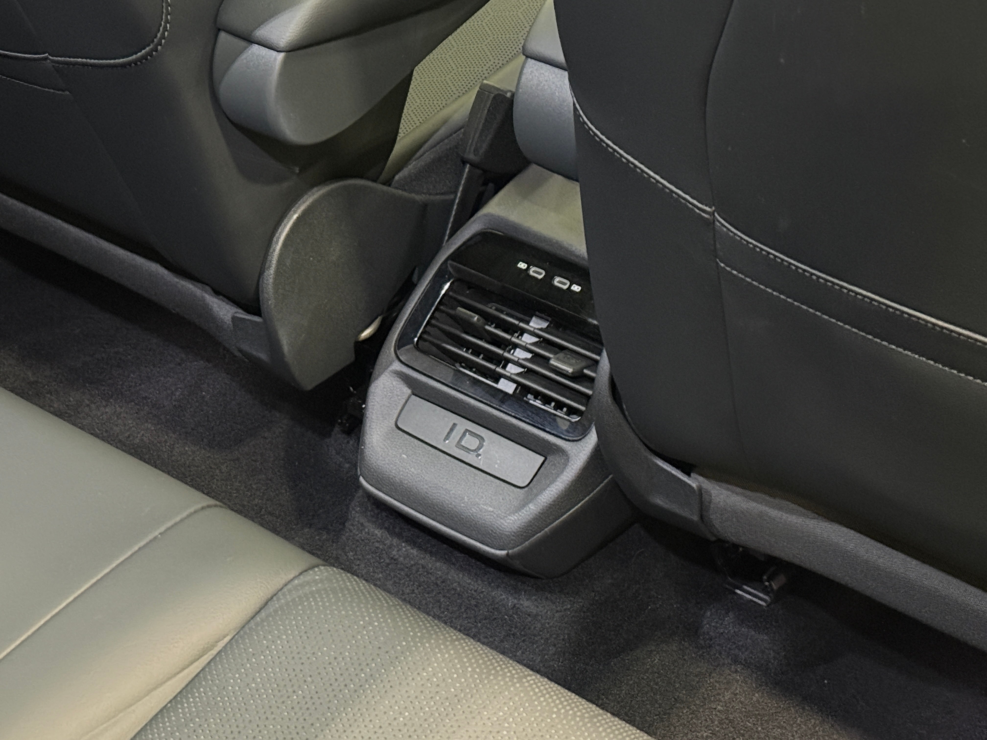 Used 2022 Volkswagen ID.4 PRO S with VIN WVGUNPE27NP055285 for sale in Oak Creek, WI