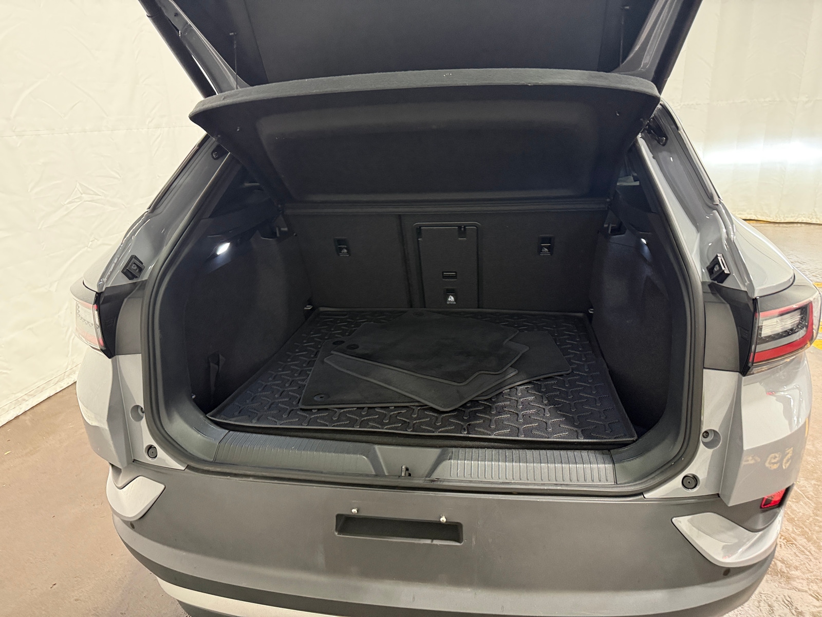 Thumbnail: 2022 Volkswagen ID.4 - 6