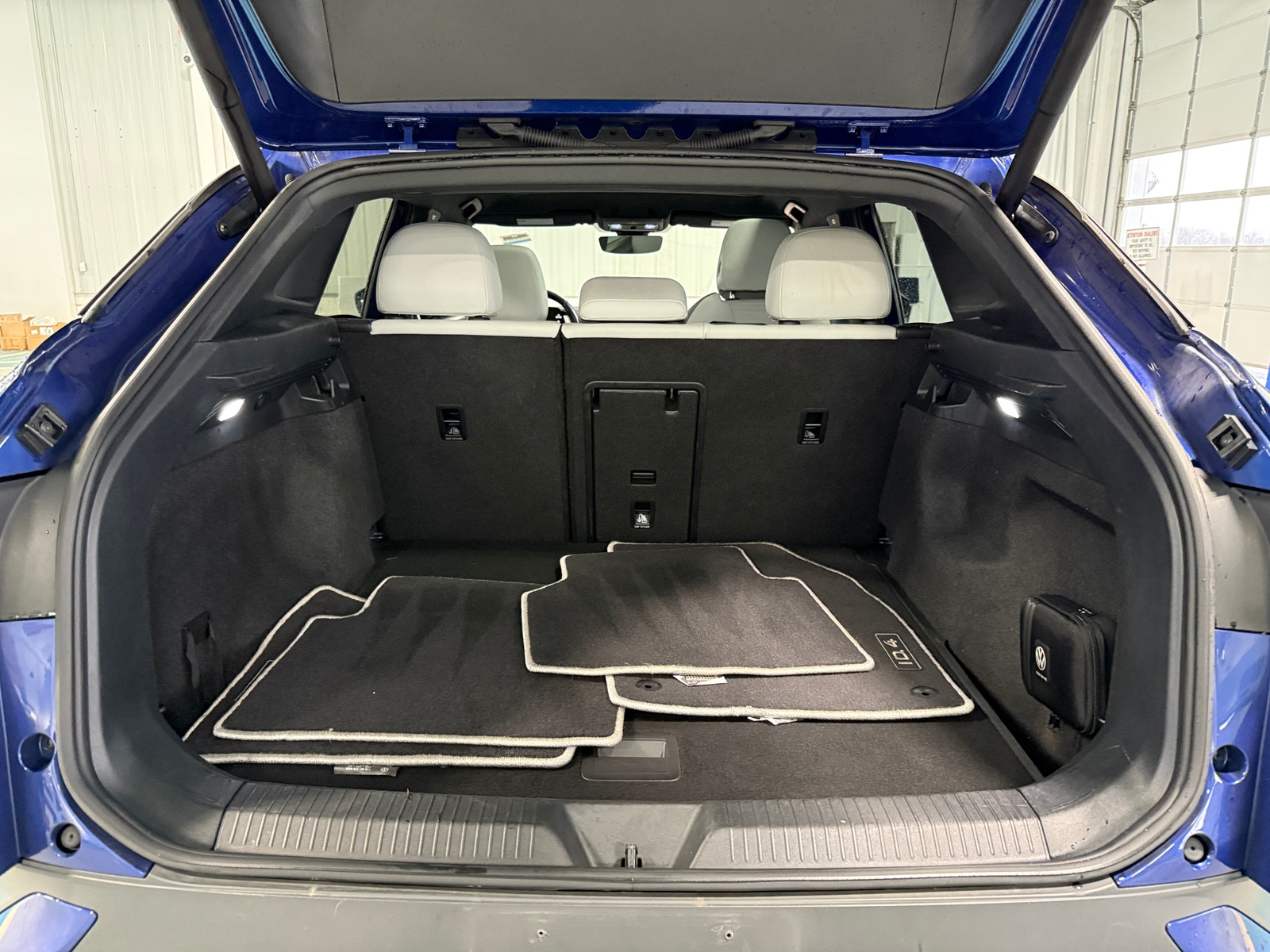 Thumbnail: 2021 Volkswagen ID.4 - 6