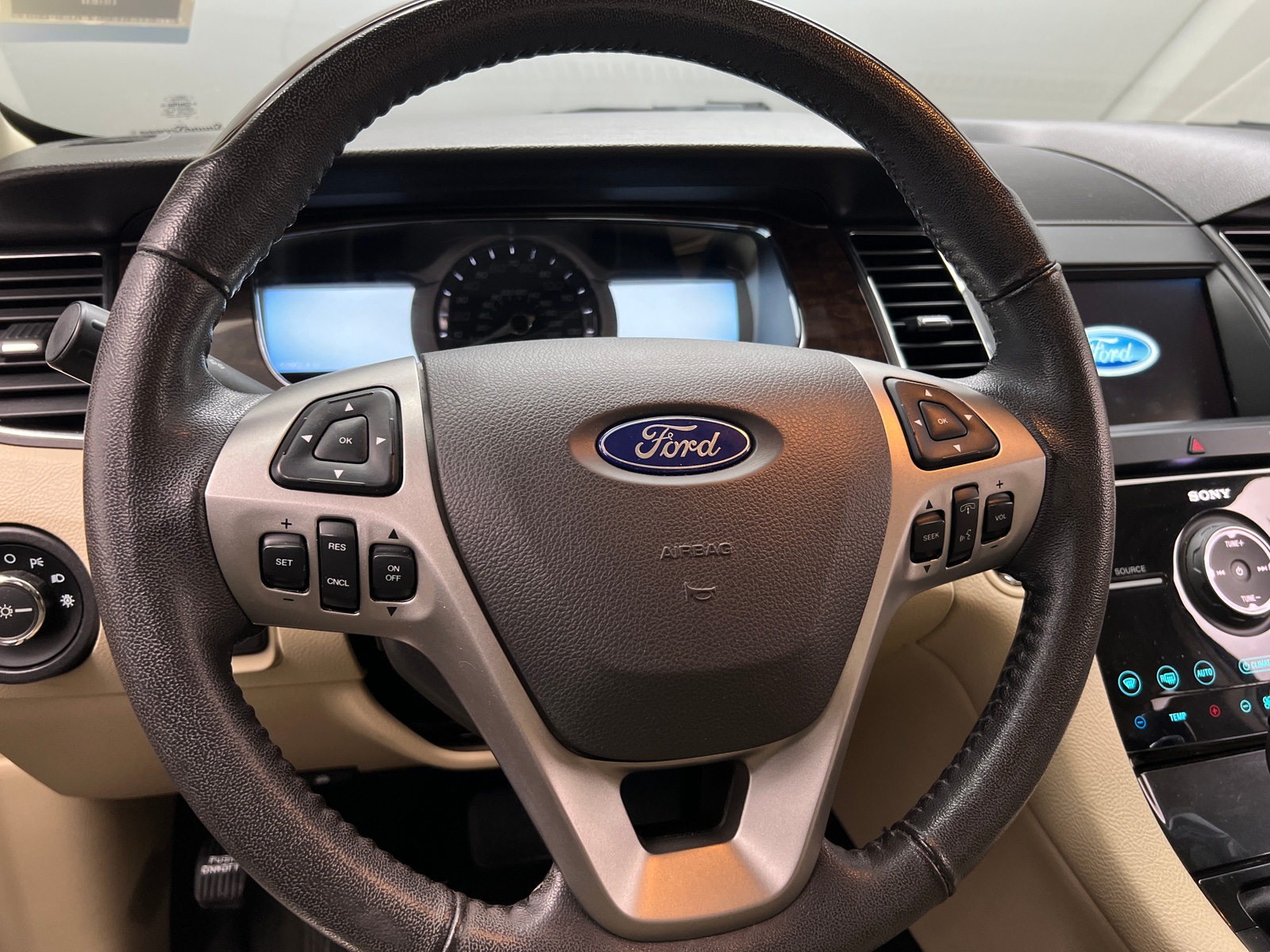 Thumbnail: 2017 Ford Taurus - 4