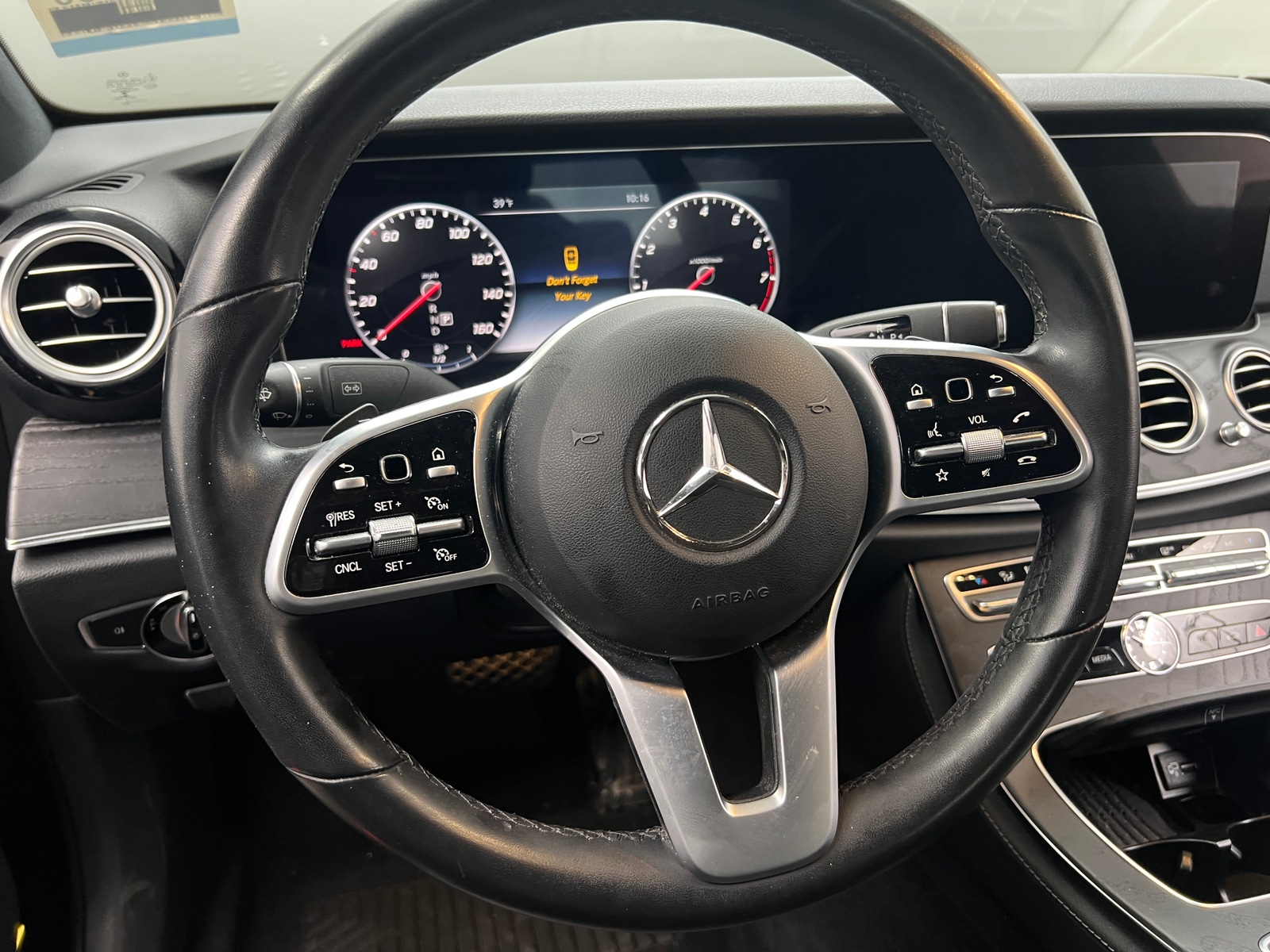 Thumbnail: 2020 Mercedes-Benz E-Class - 4