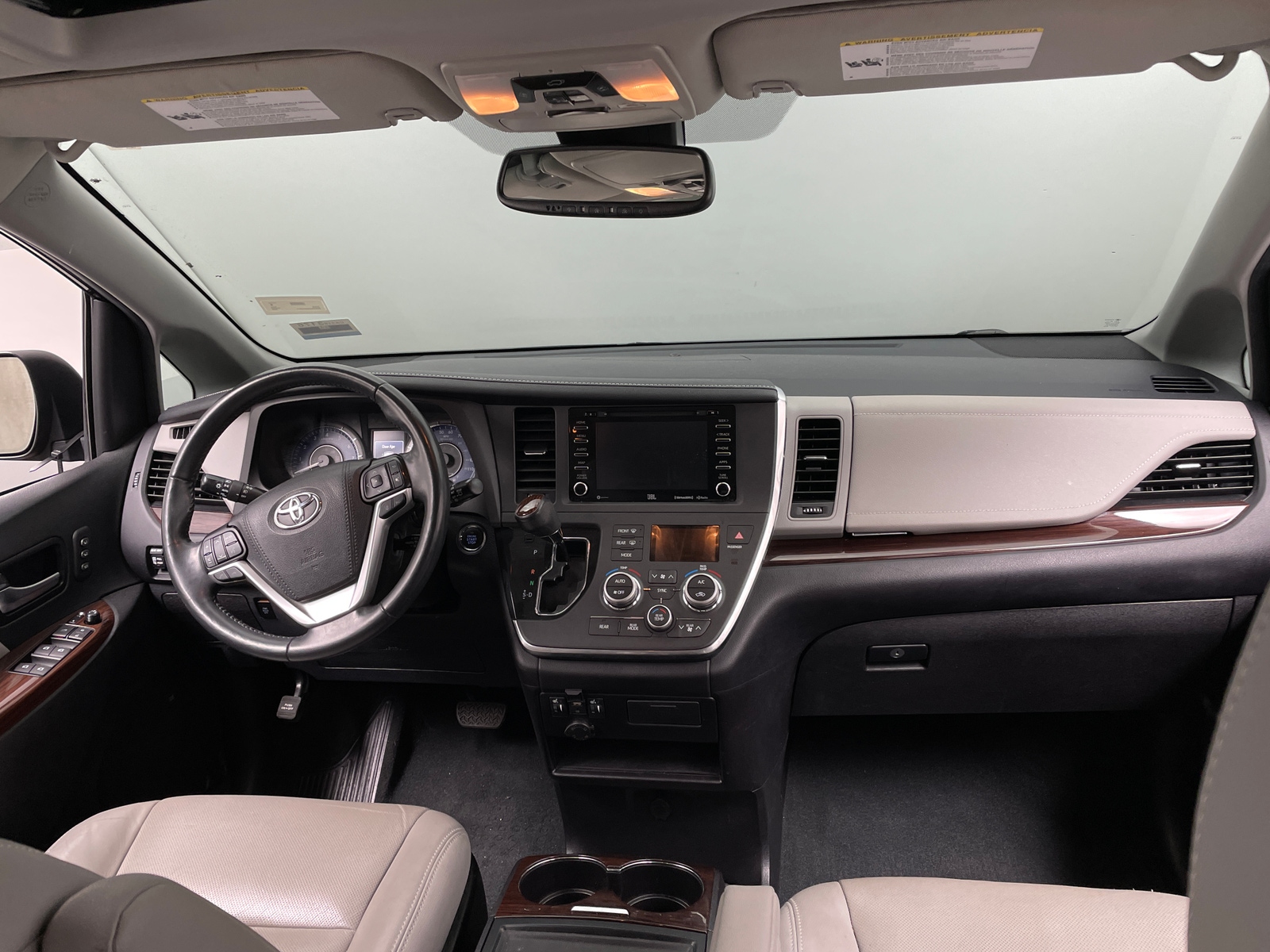 Thumbnail: 2019 Toyota Sienna - 2