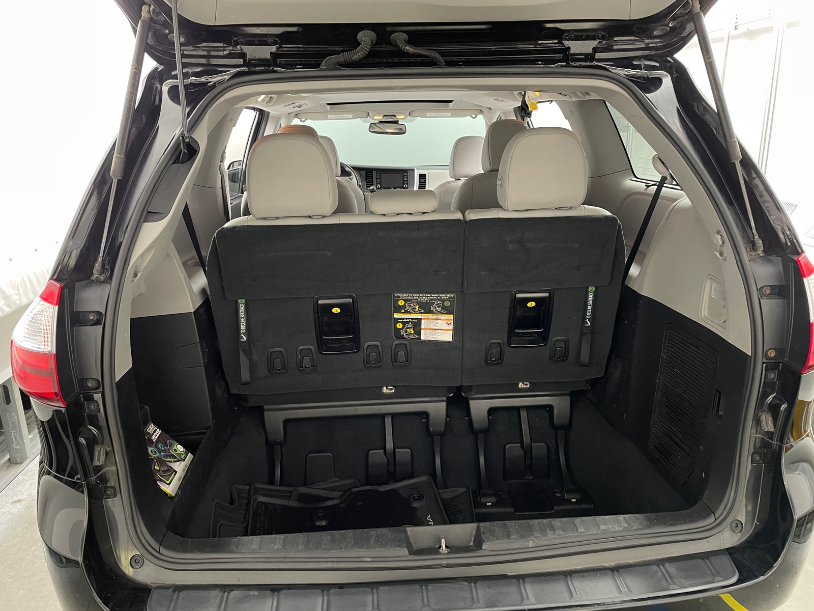 Thumbnail: 2019 Toyota Sienna - 6