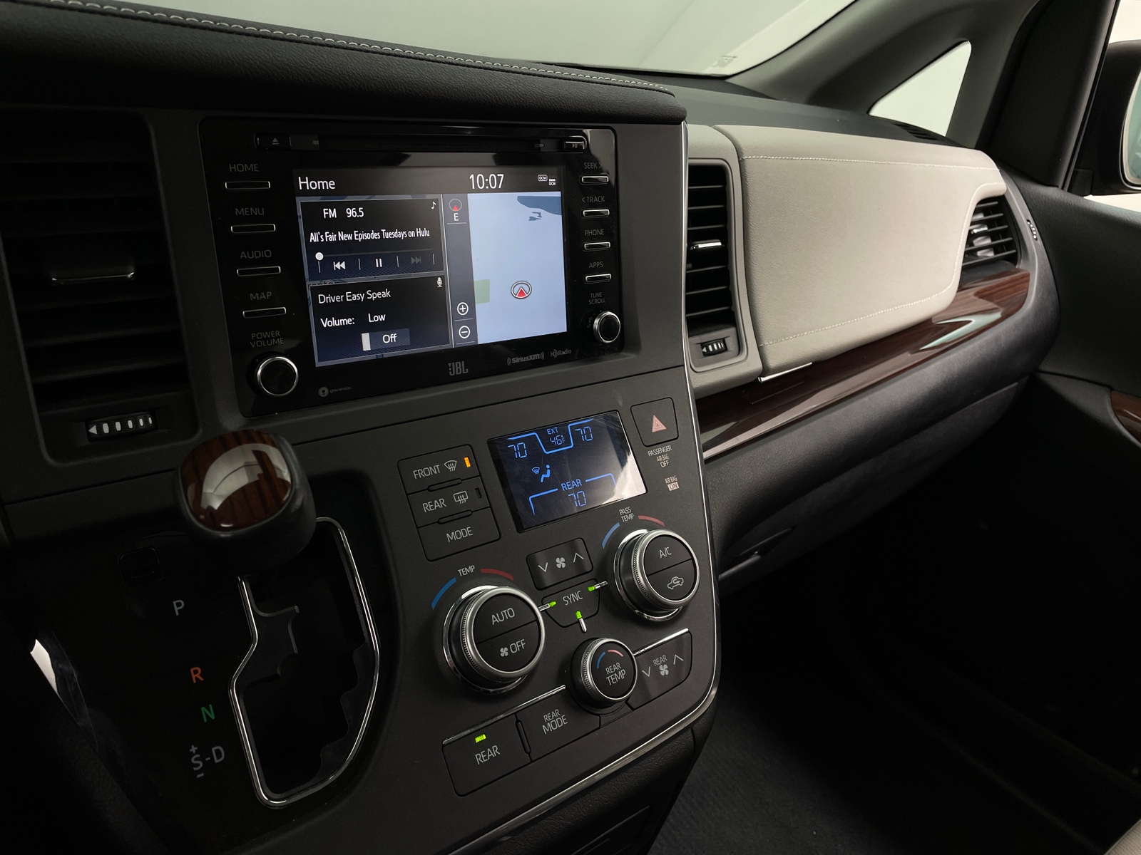 Thumbnail: 2019 Toyota Sienna - 3