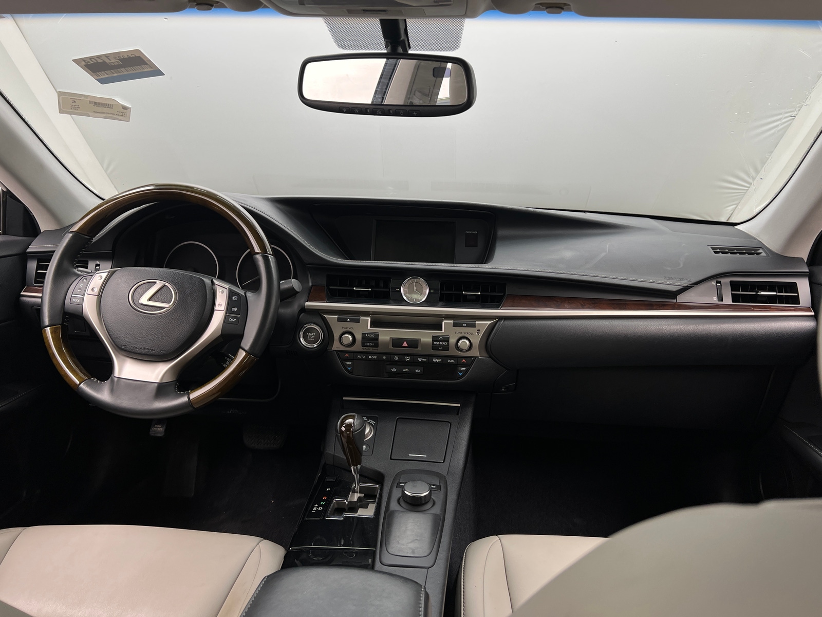 Thumbnail: 2013 Lexus ES - 2