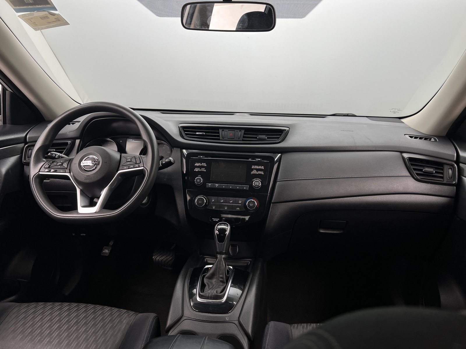 Thumbnail: 2017 Nissan Rogue - 3