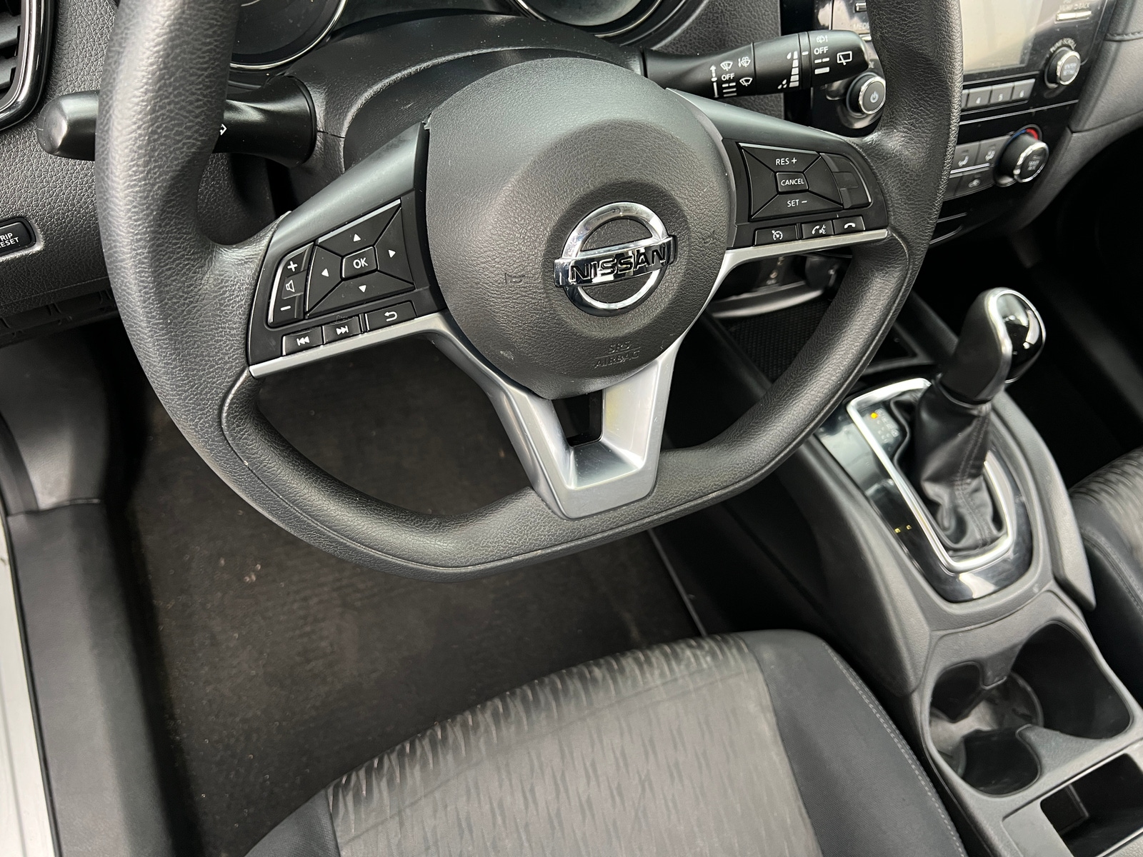 Thumbnail: 2017 Nissan Rogue - 5