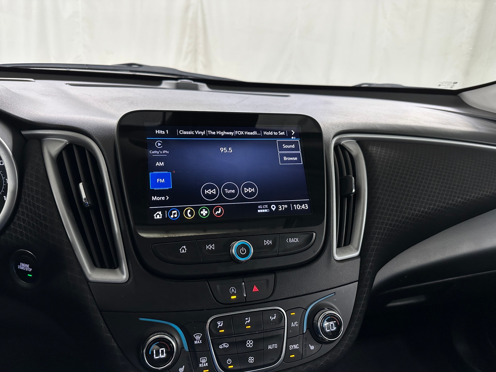 Thumbnail: 2024 Chevrolet Malibu - 4