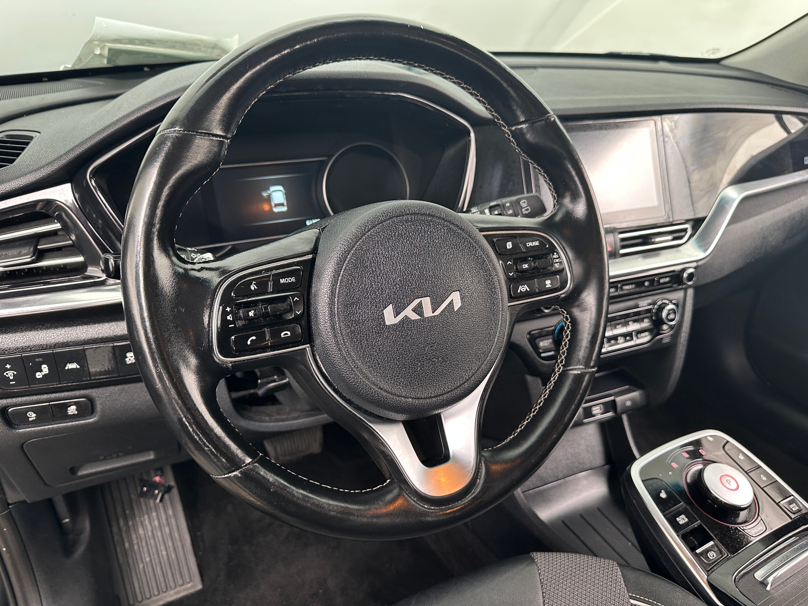 Thumbnail: 2022 Kia Niro - 4