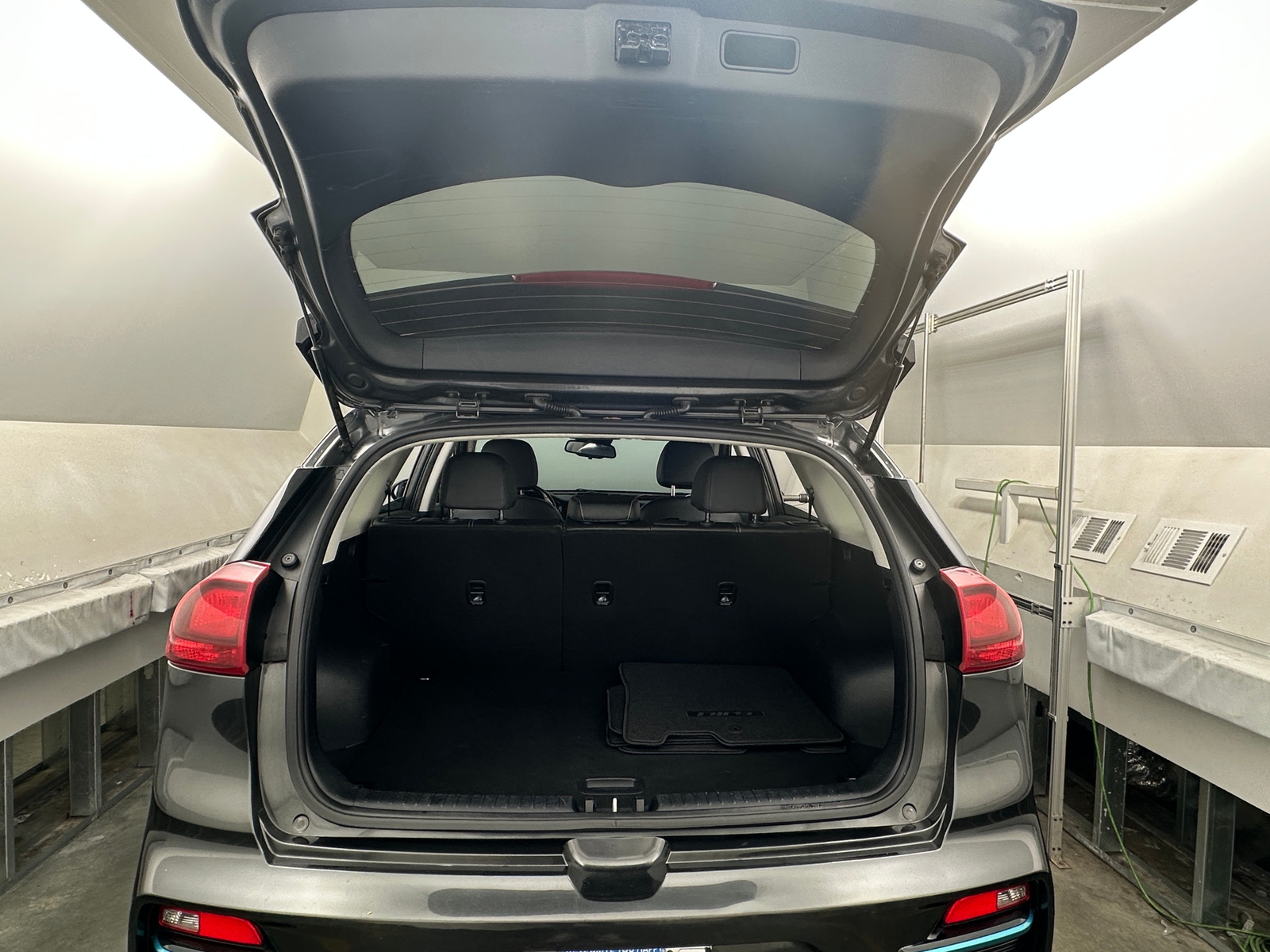 Thumbnail: 2022 Kia Niro - 6