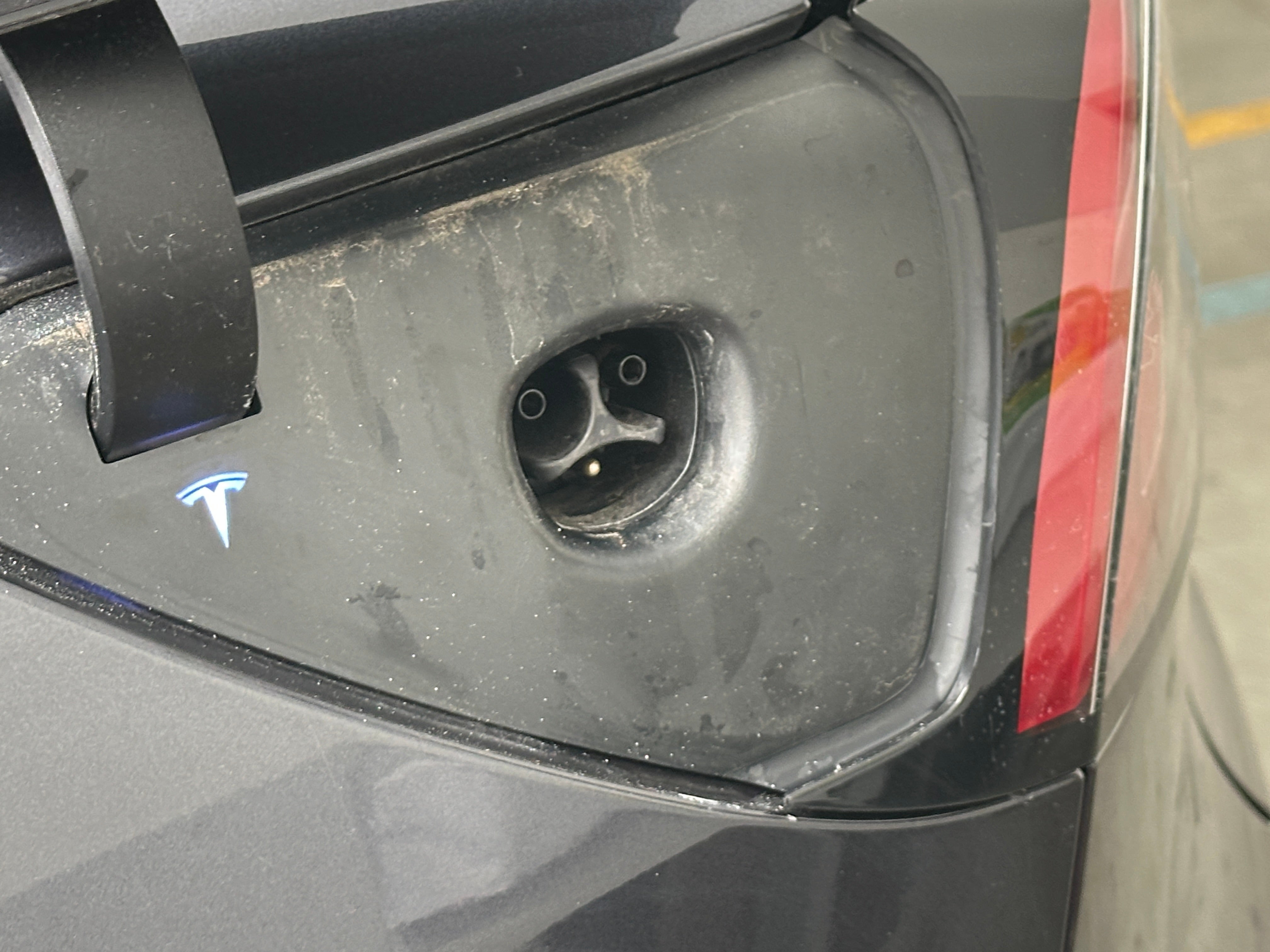 Used 2024 Tesla Model Y Long Range with VIN 7SAYGDEEXRA232159 for sale in Oak Creek, WI