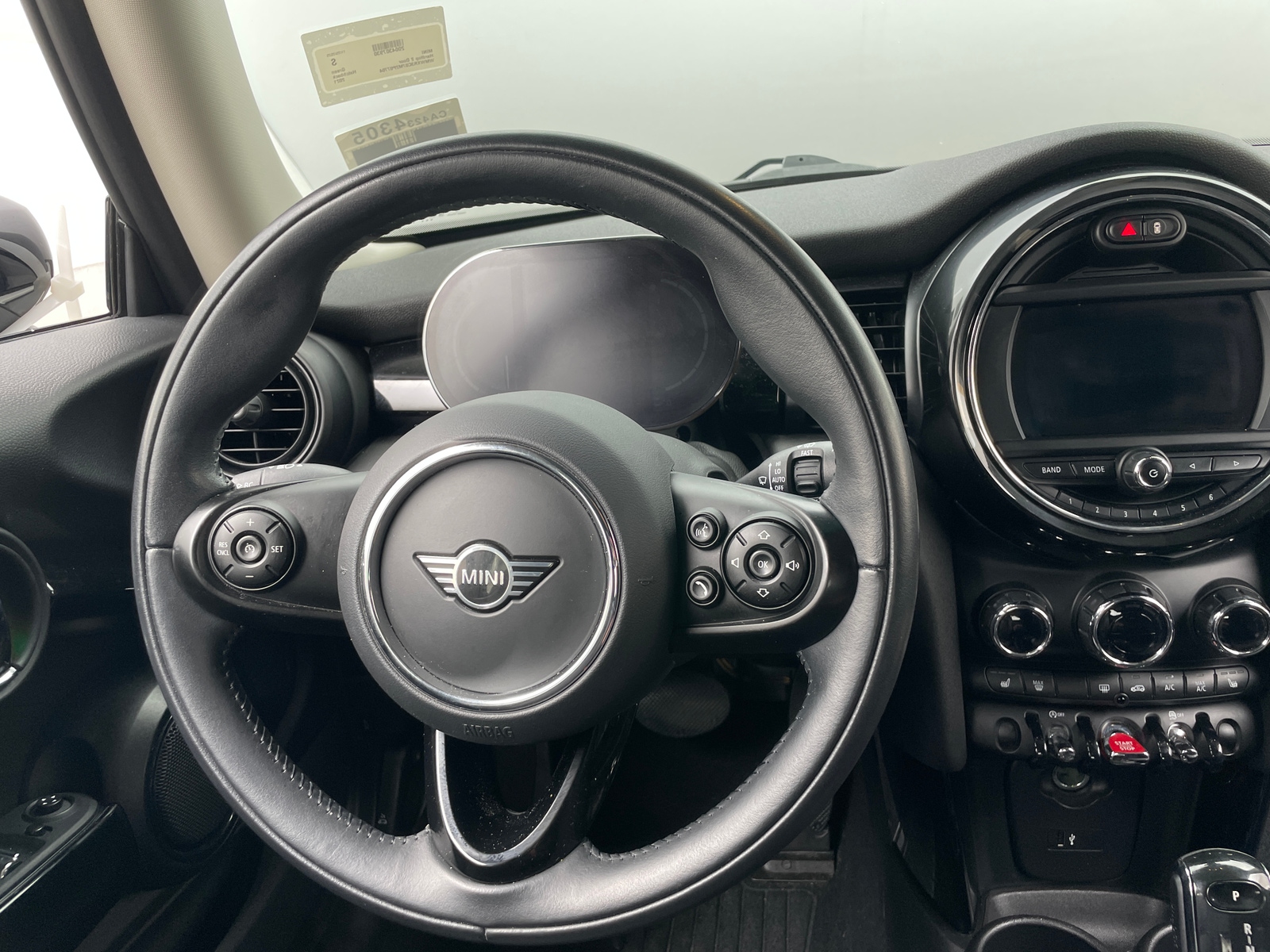 Thumbnail: 2021 MINI Cooper Hardtop - 4