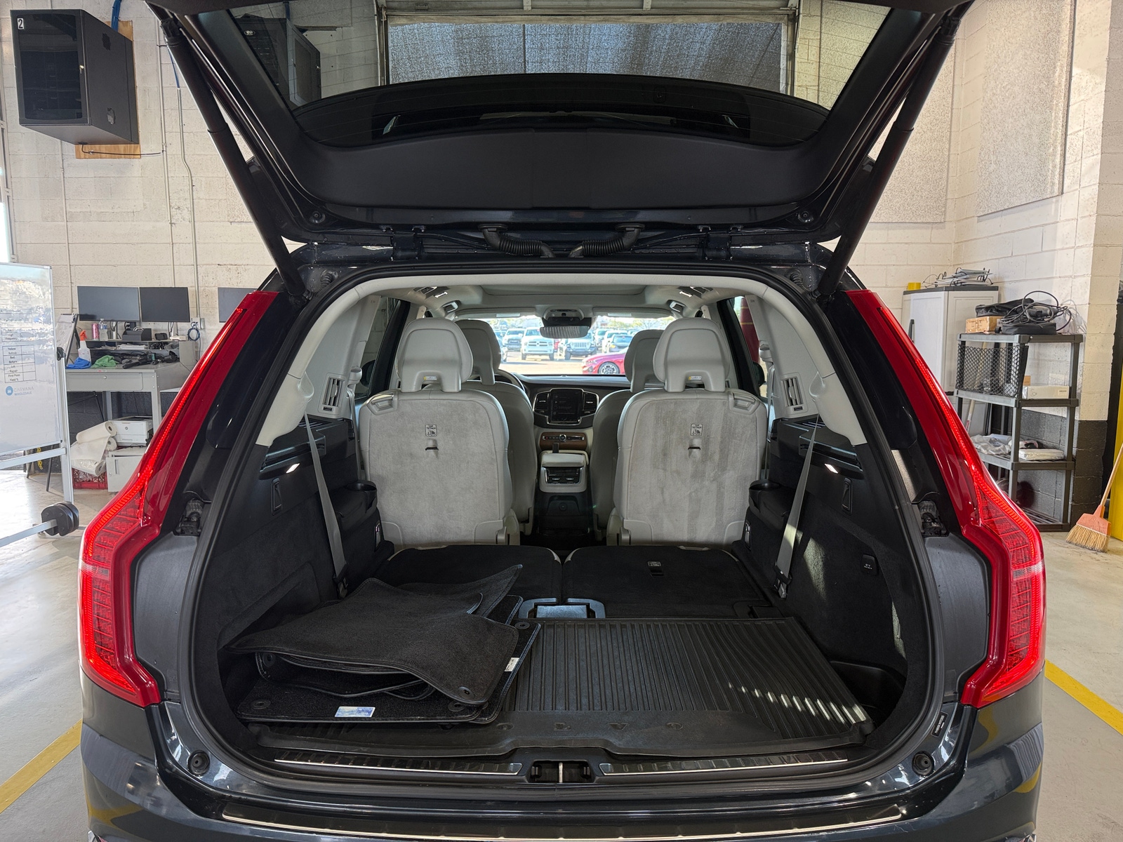 Thumbnail: 2021 Volvo XC90 - 6