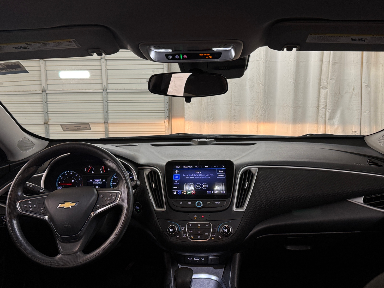 Thumbnail: 2023 Chevrolet Malibu - 3