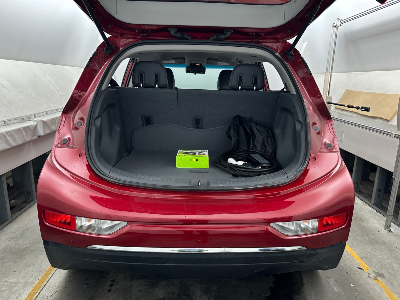 Thumbnail: 2018 Chevrolet Bolt EV - 6