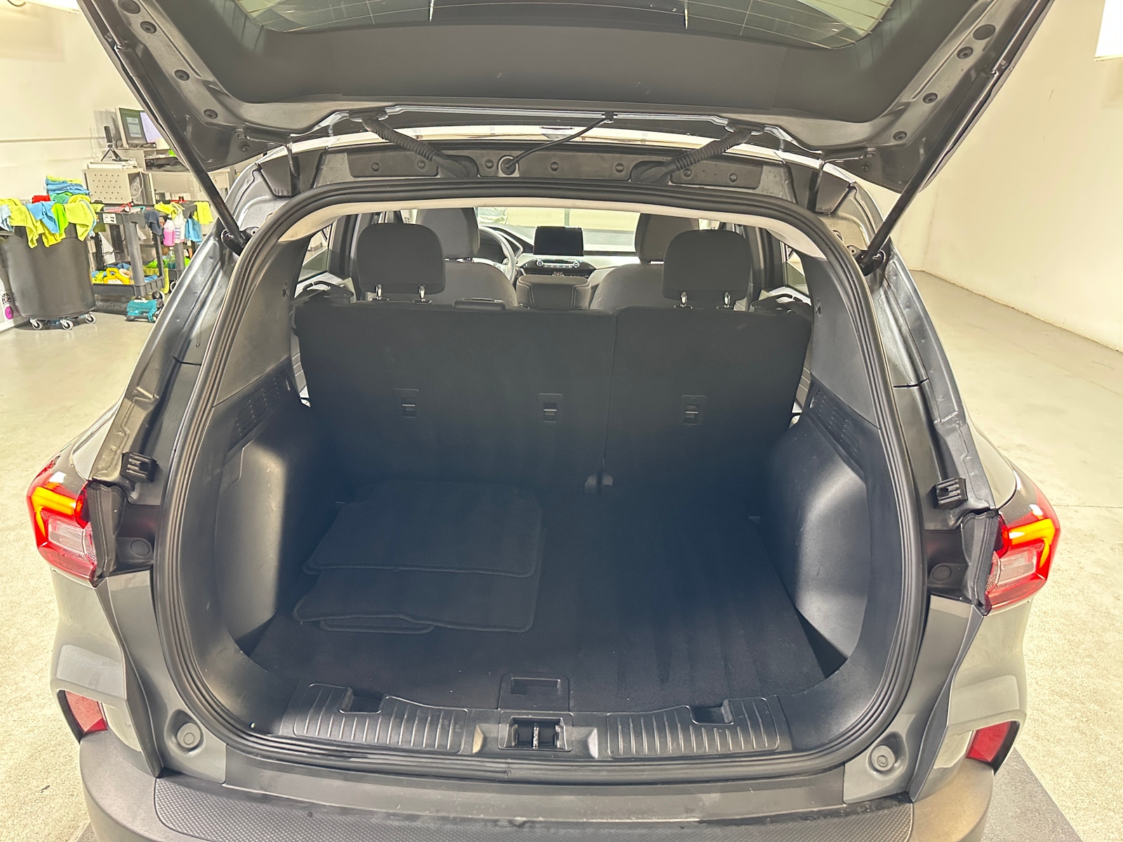 Thumbnail: 2025 Ford Escape - 7