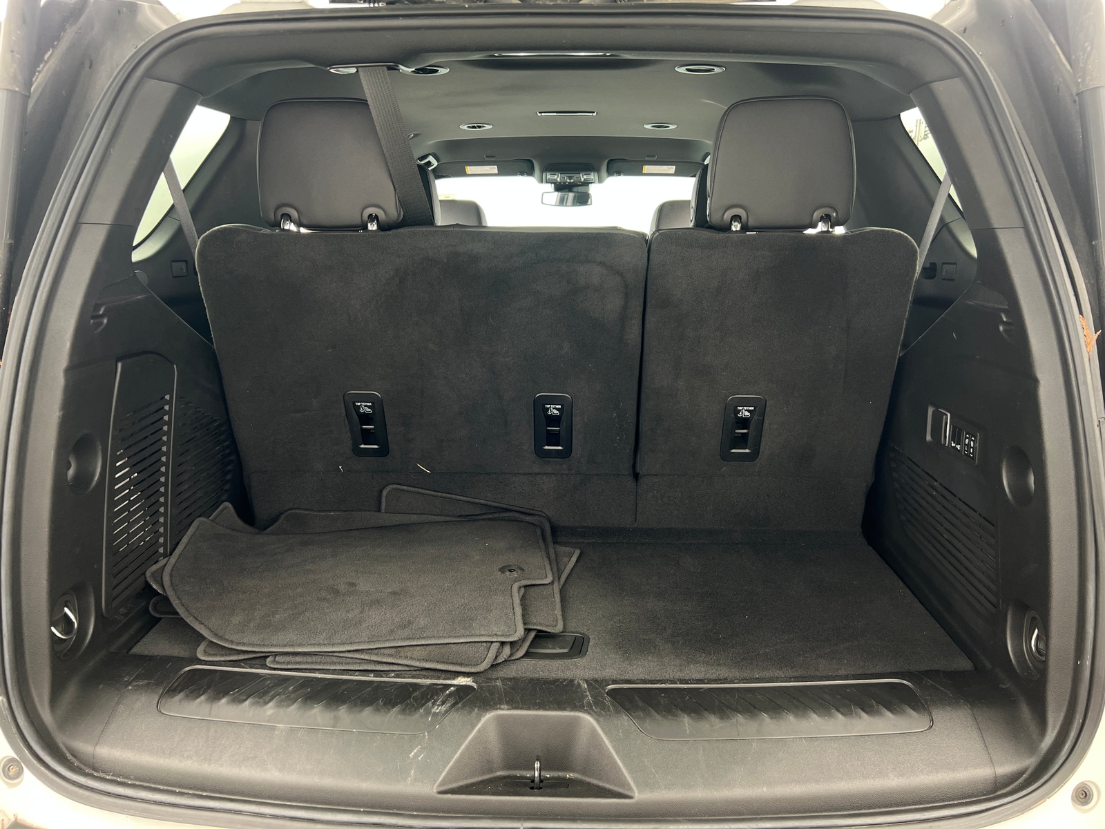 Thumbnail: 2023 Chevrolet Tahoe - 6