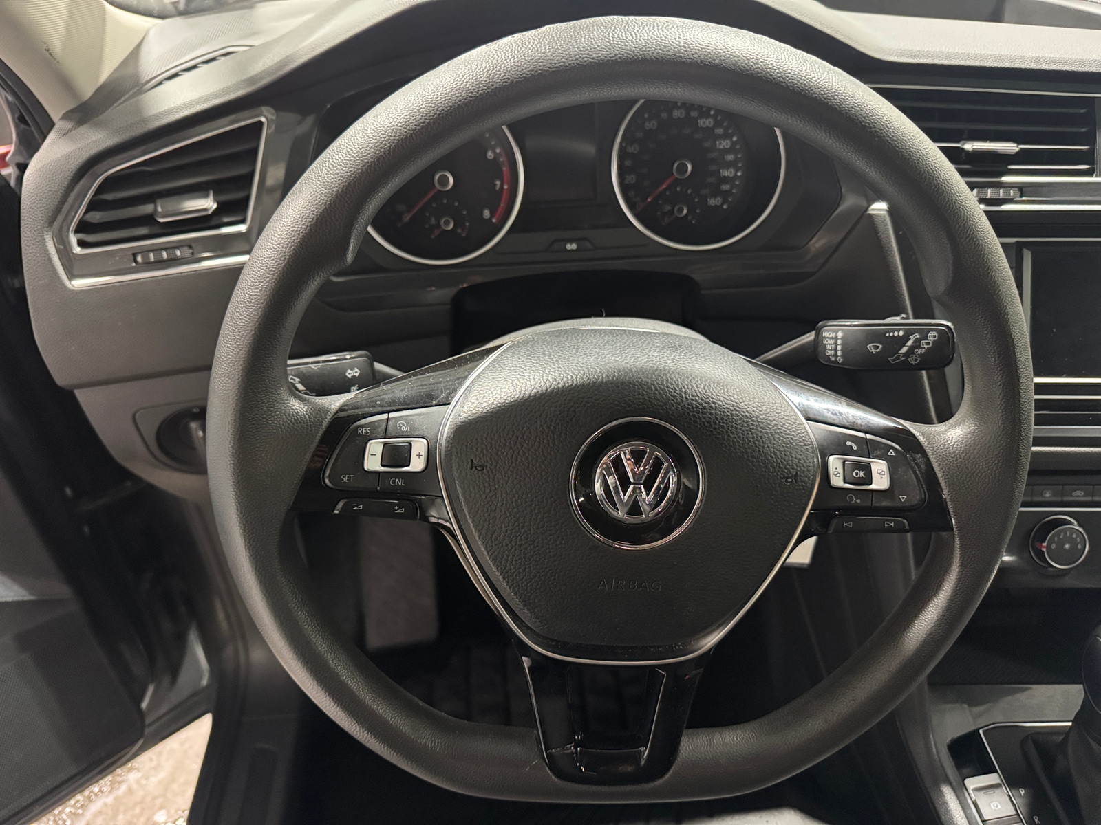 Thumbnail: 2018 Volkswagen Tiguan - 5