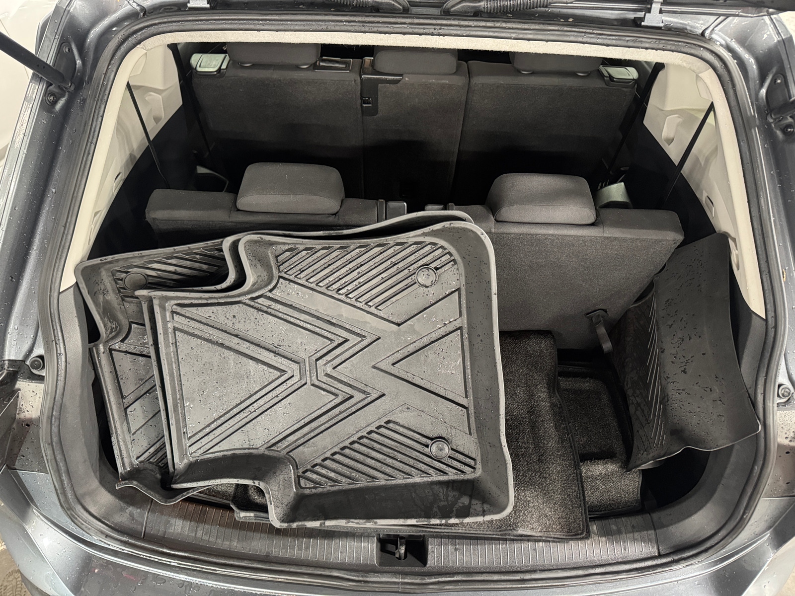 Thumbnail: 2018 Volkswagen Tiguan - 7