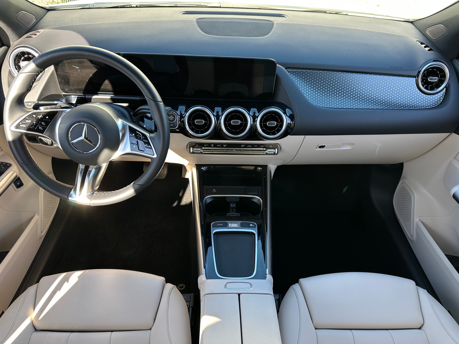 Thumbnail: 2025 Mercedes-Benz GLA - 2