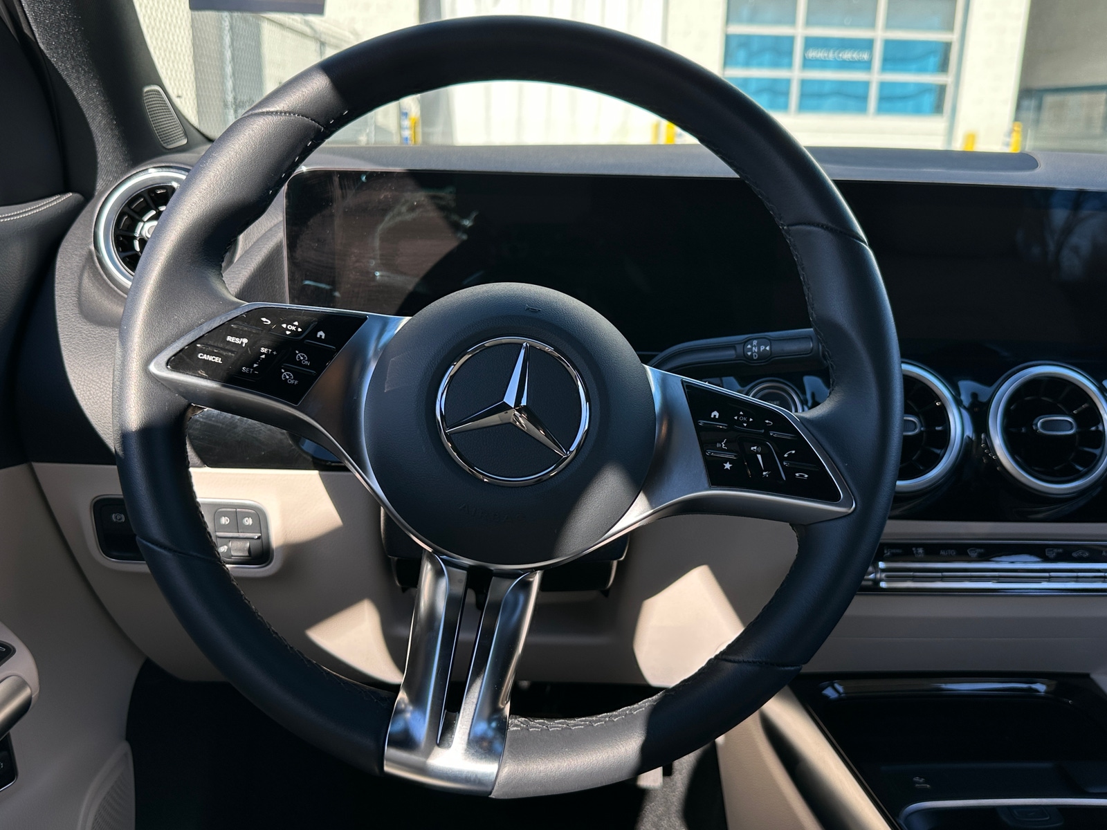 Thumbnail: 2025 Mercedes-Benz GLA - 4