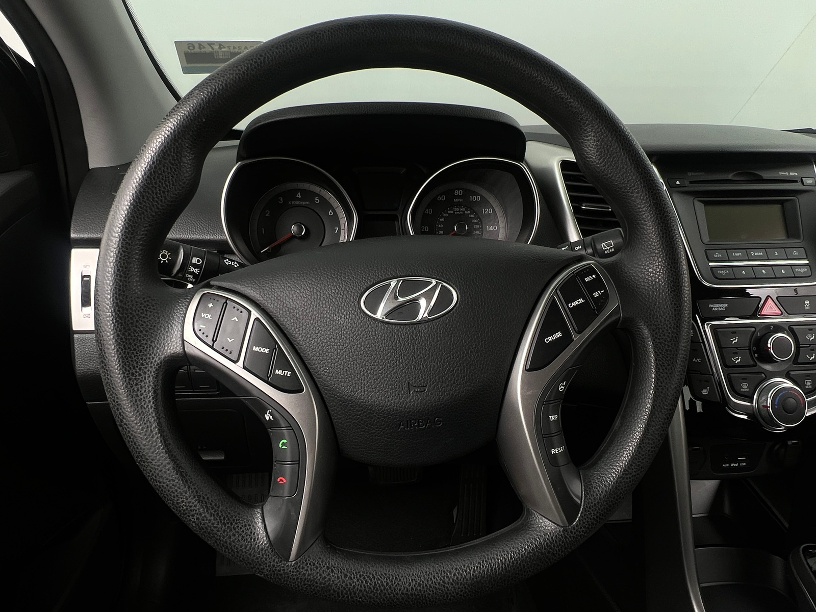 Thumbnail: 2013 Hyundai Elantra - 5