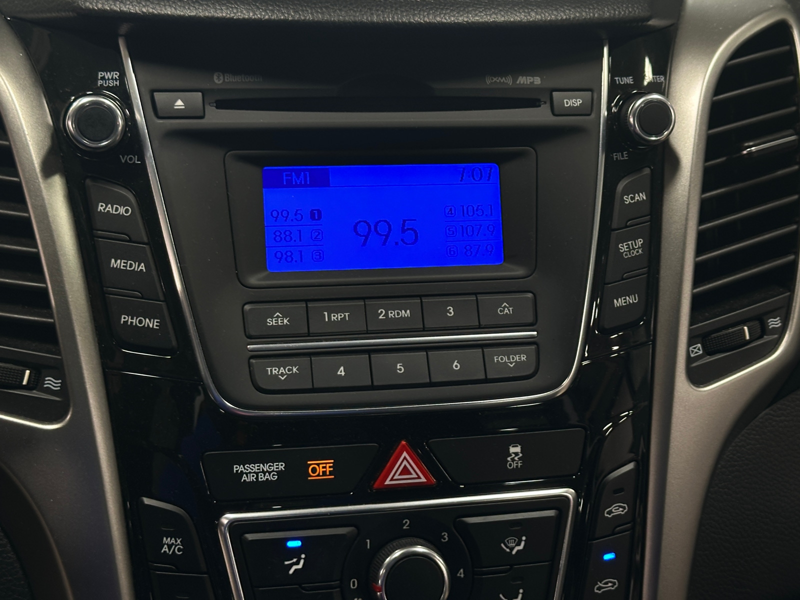 Thumbnail: 2013 Hyundai Elantra - 4