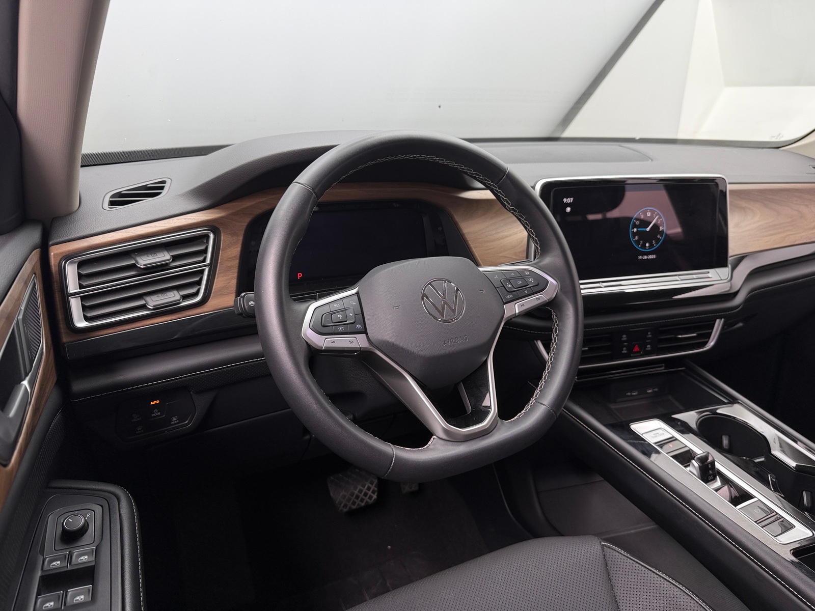 Thumbnail: 2024 Volkswagen Atlas - 4