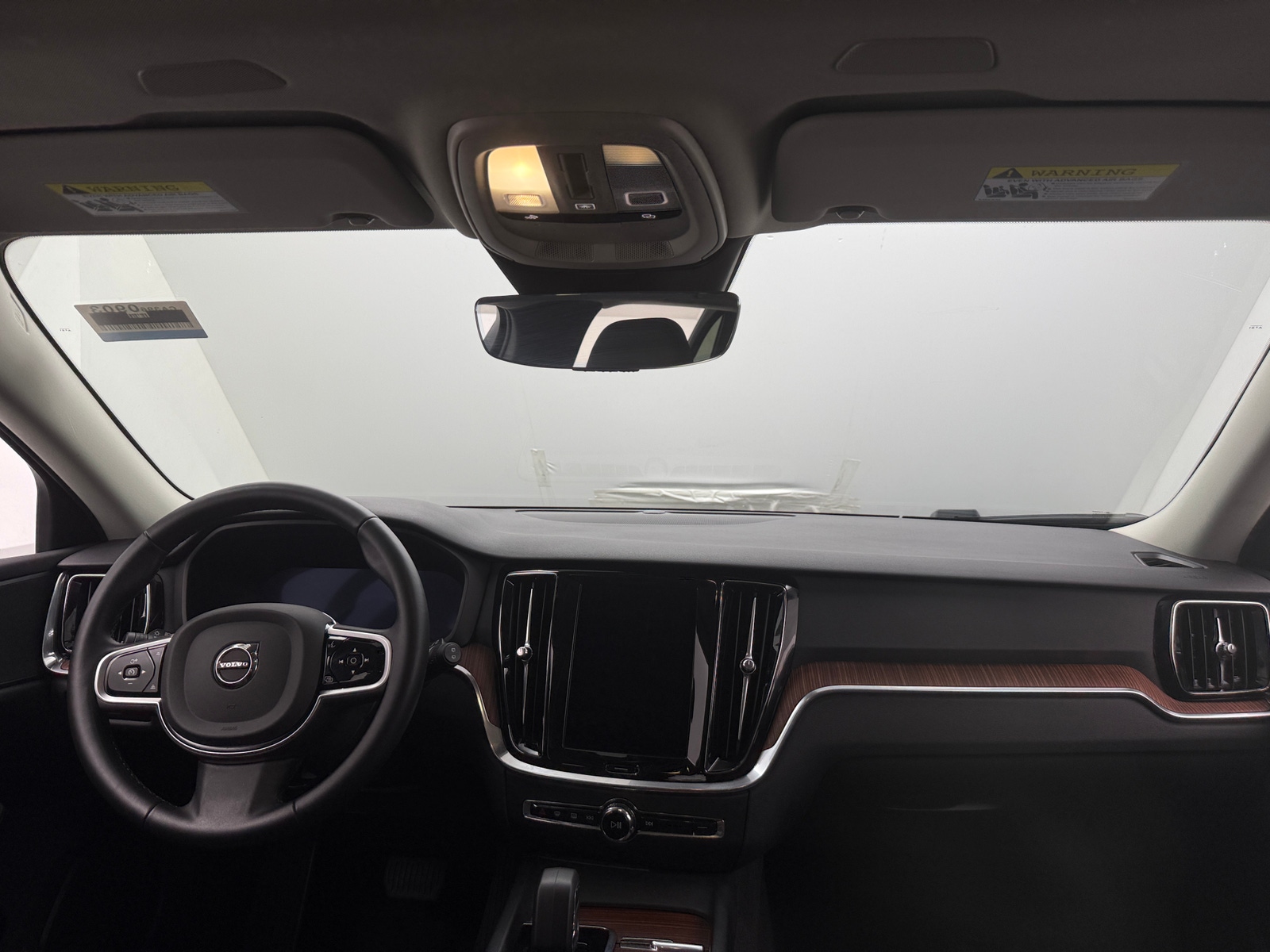 Thumbnail: 2025 Volvo V60 - 2