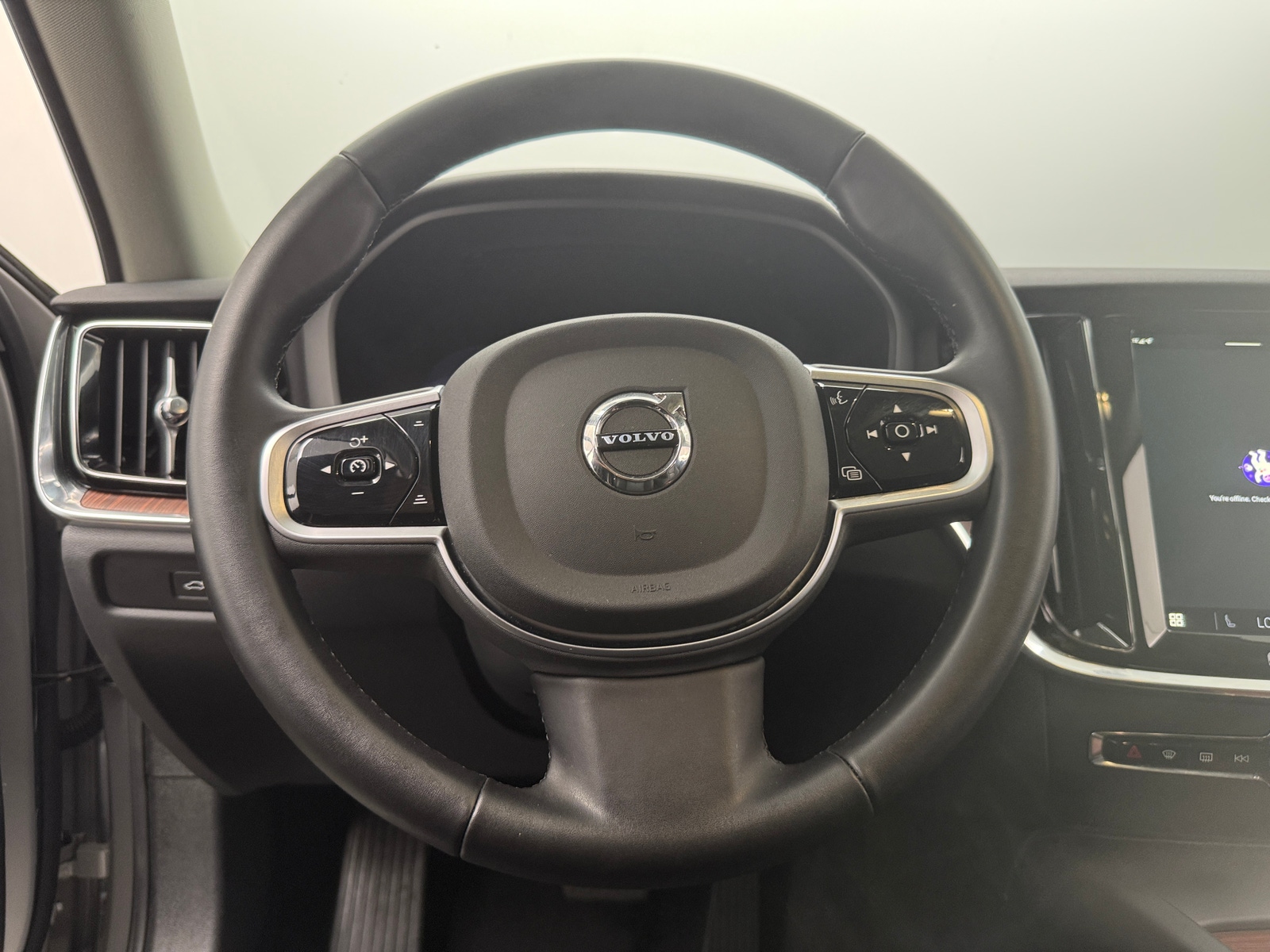 Thumbnail: 2025 Volvo V60 - 4