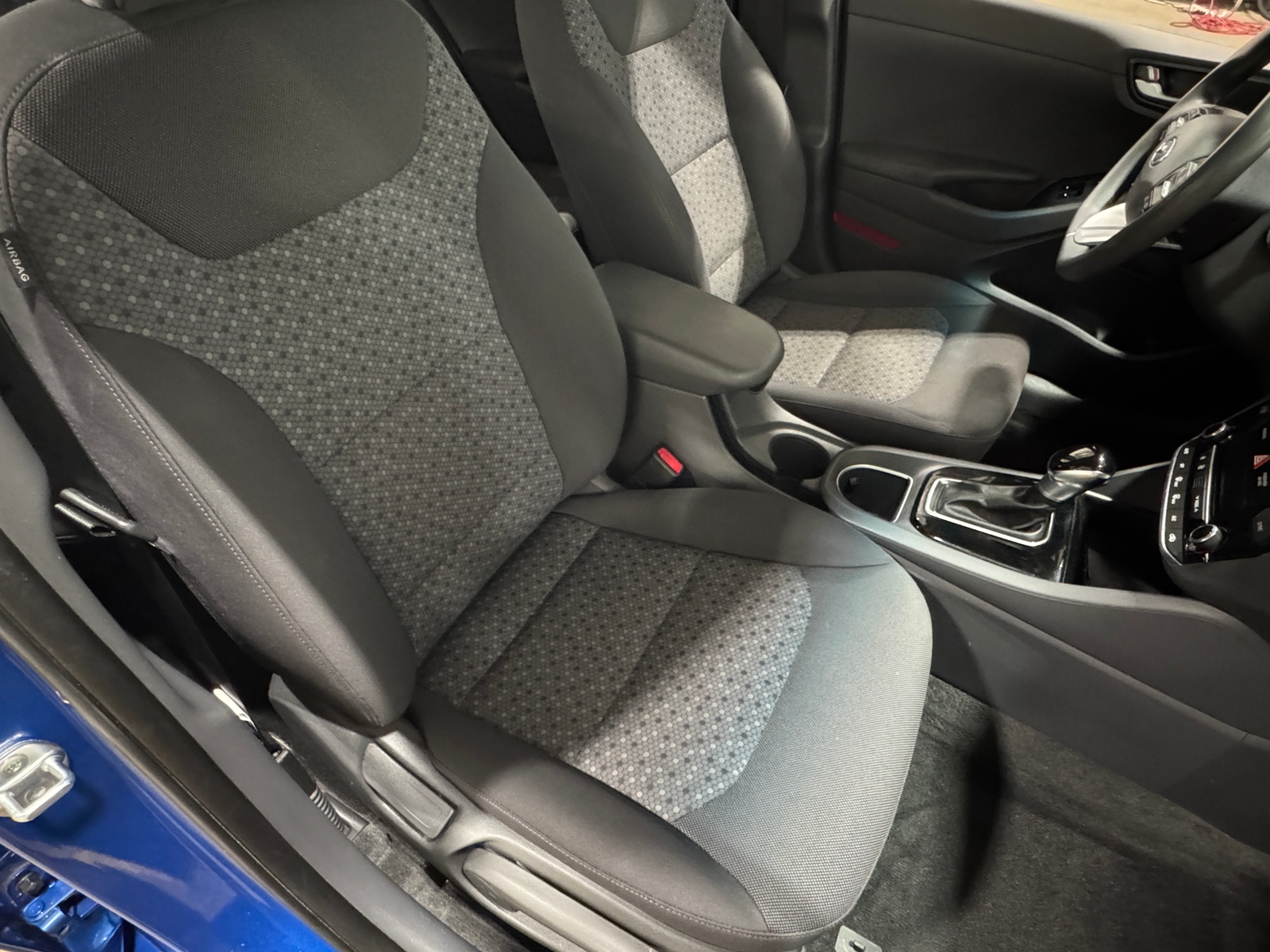 Thumbnail: 2018 Hyundai Ioniq - 2