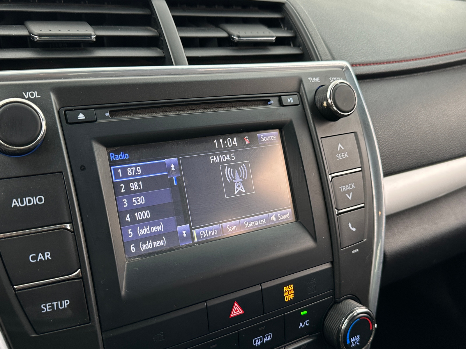 Thumbnail: 2017 Toyota Camry - 4