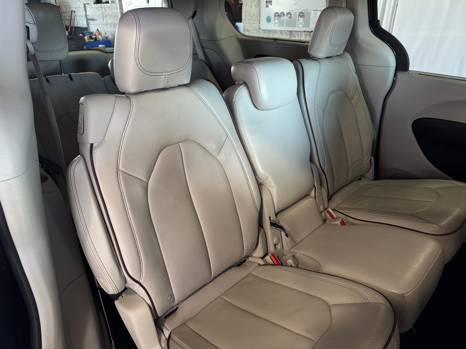 Thumbnail: 2017 Chrysler Pacifica - 5