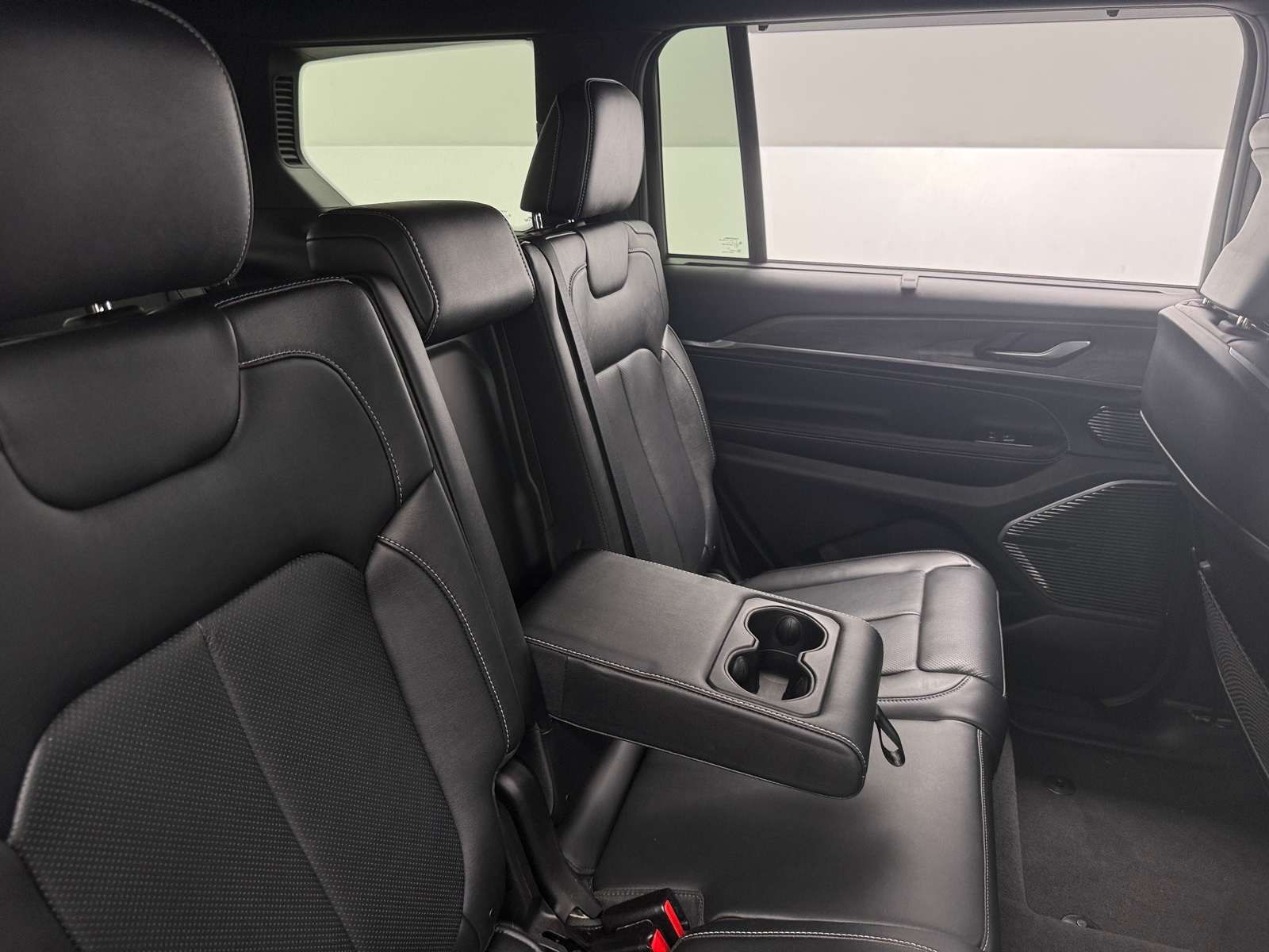 Thumbnail: 2022 Jeep Grand Cherokee L - 5