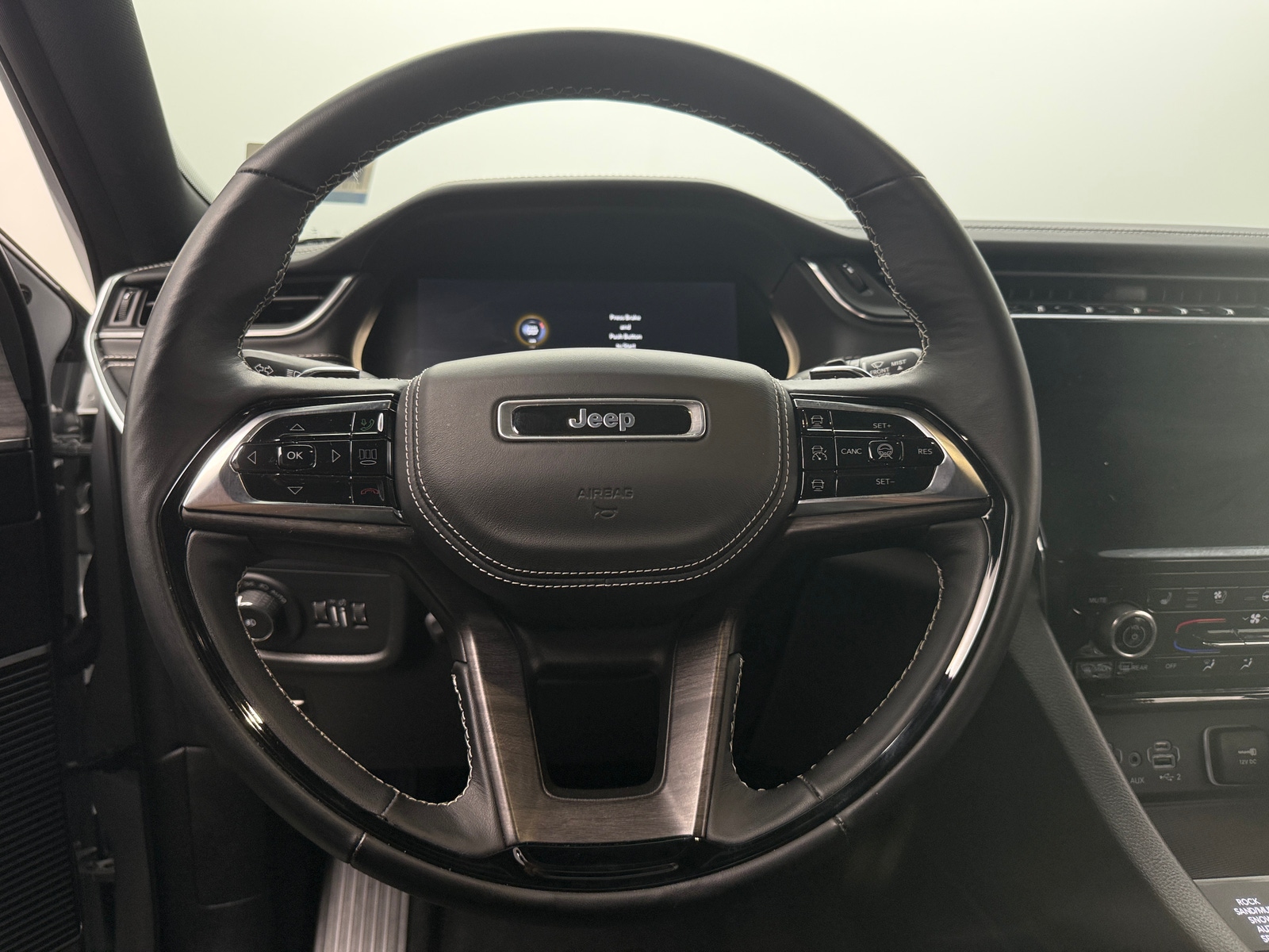 Thumbnail: 2022 Jeep Grand Cherokee L - 4