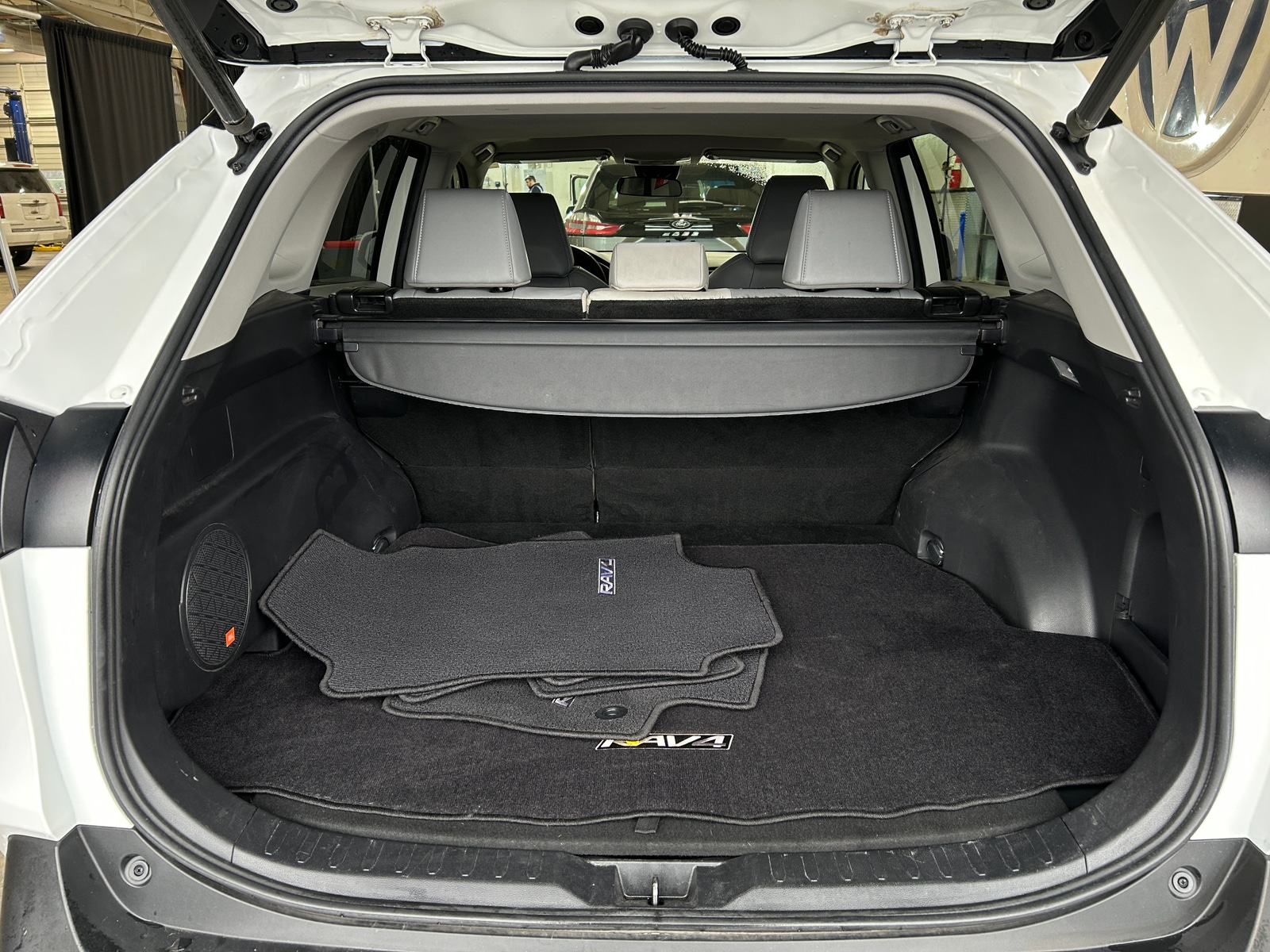 Thumbnail: 2020 Toyota RAV4 - 6