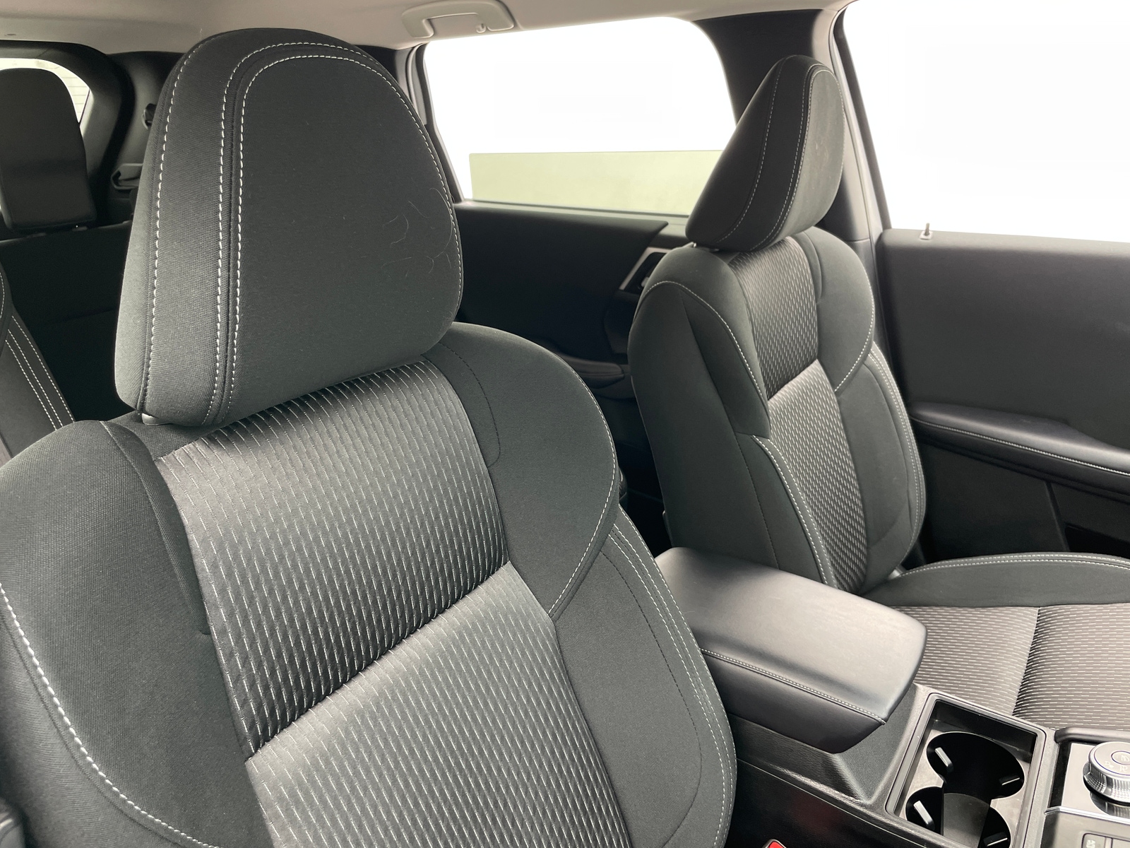 Thumbnail: 2024 Mitsubishi Outlander - 2