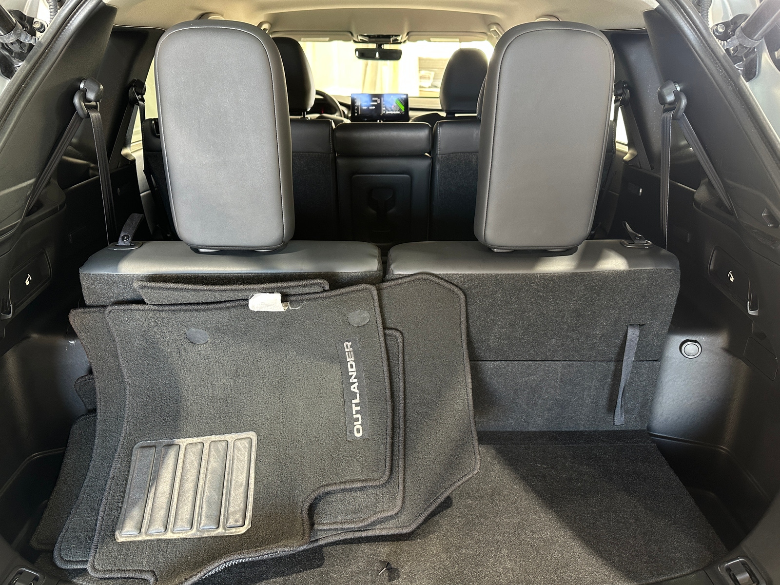 Thumbnail: 2025 Mitsubishi Outlander - 6