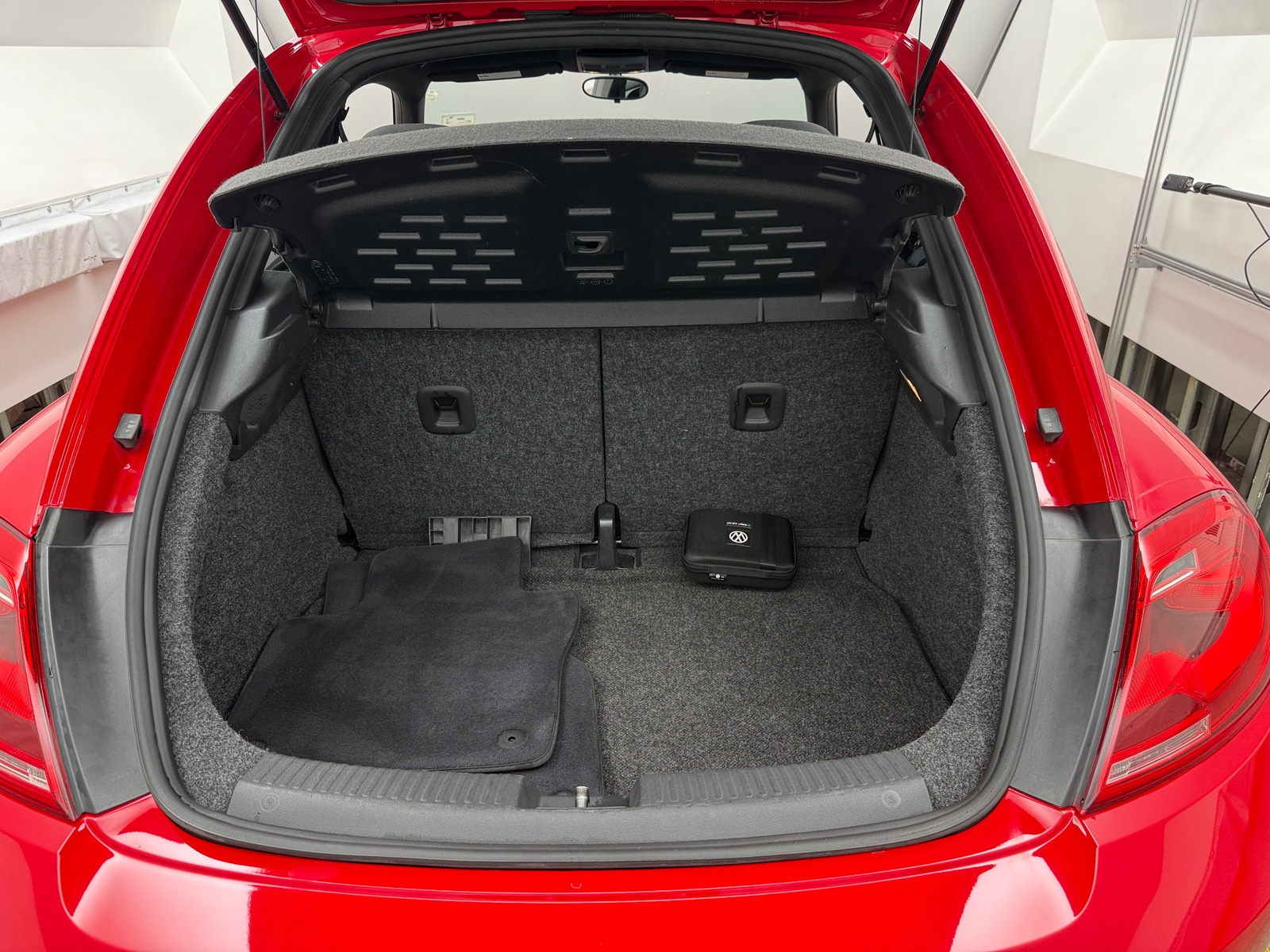 Thumbnail: 2012 Volkswagen Beetle - 7