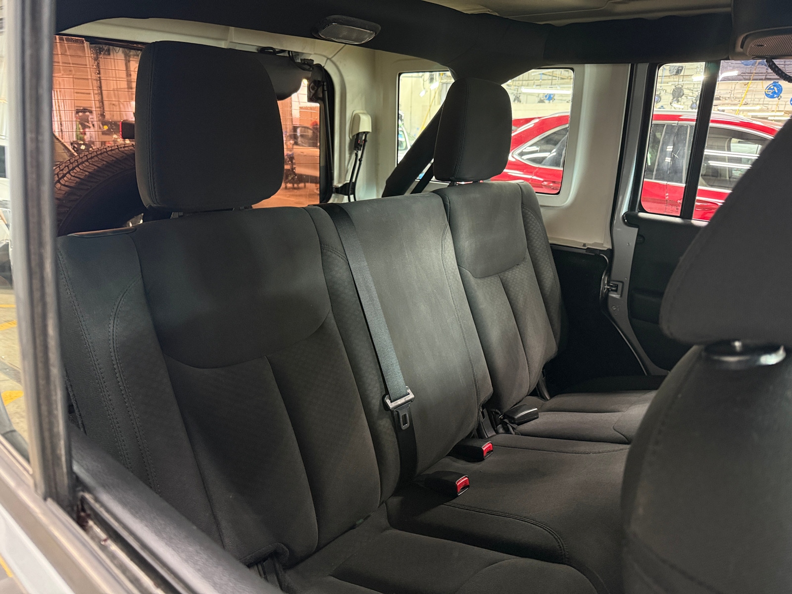 Thumbnail: 2016 Jeep Wrangler - 6