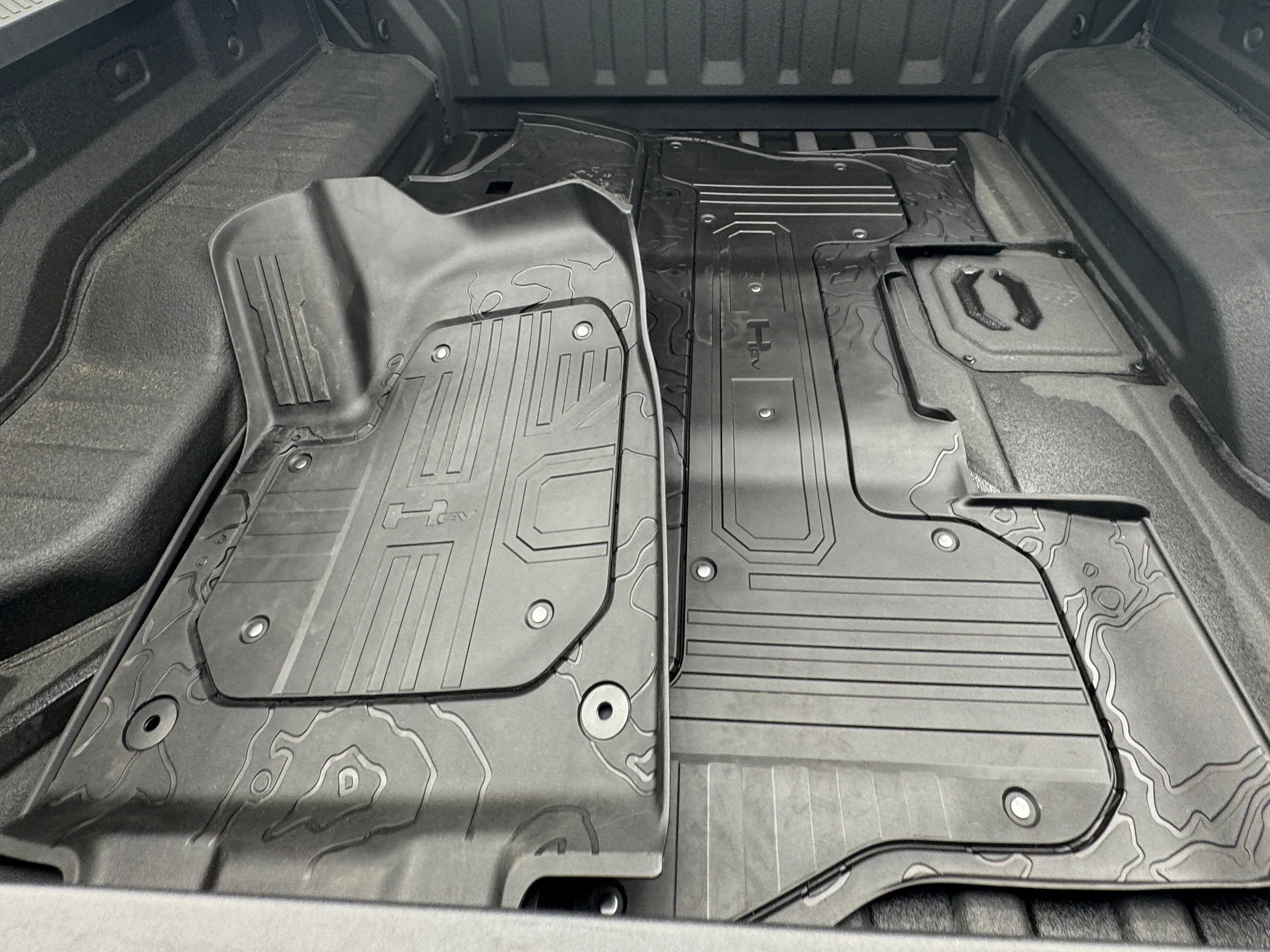 Used 2025 GMC HUMMER EV 2X with VIN 1GT40BDD0SU119057 for sale in Oak Creek, WI