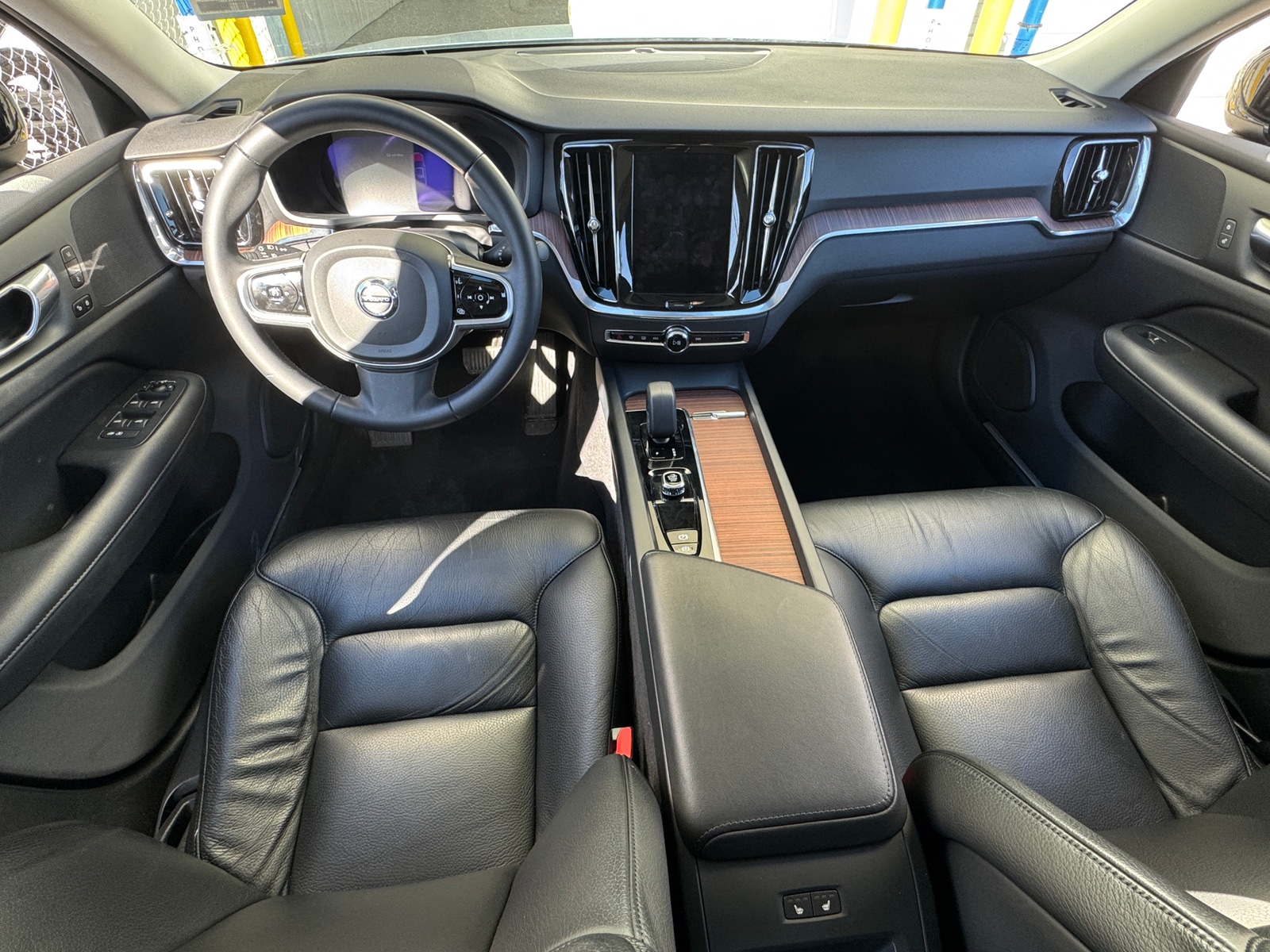 Thumbnail: 2023 Volvo S60 - 2