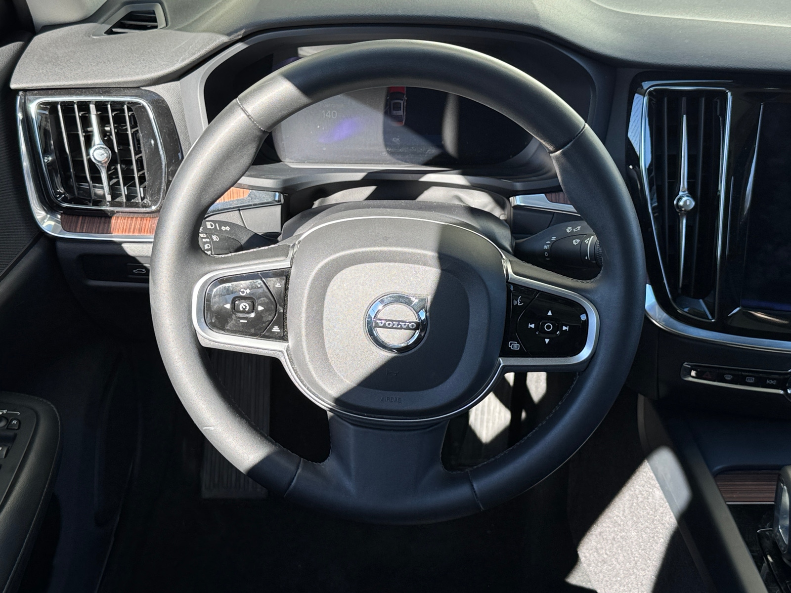 Thumbnail: 2023 Volvo S60 - 4