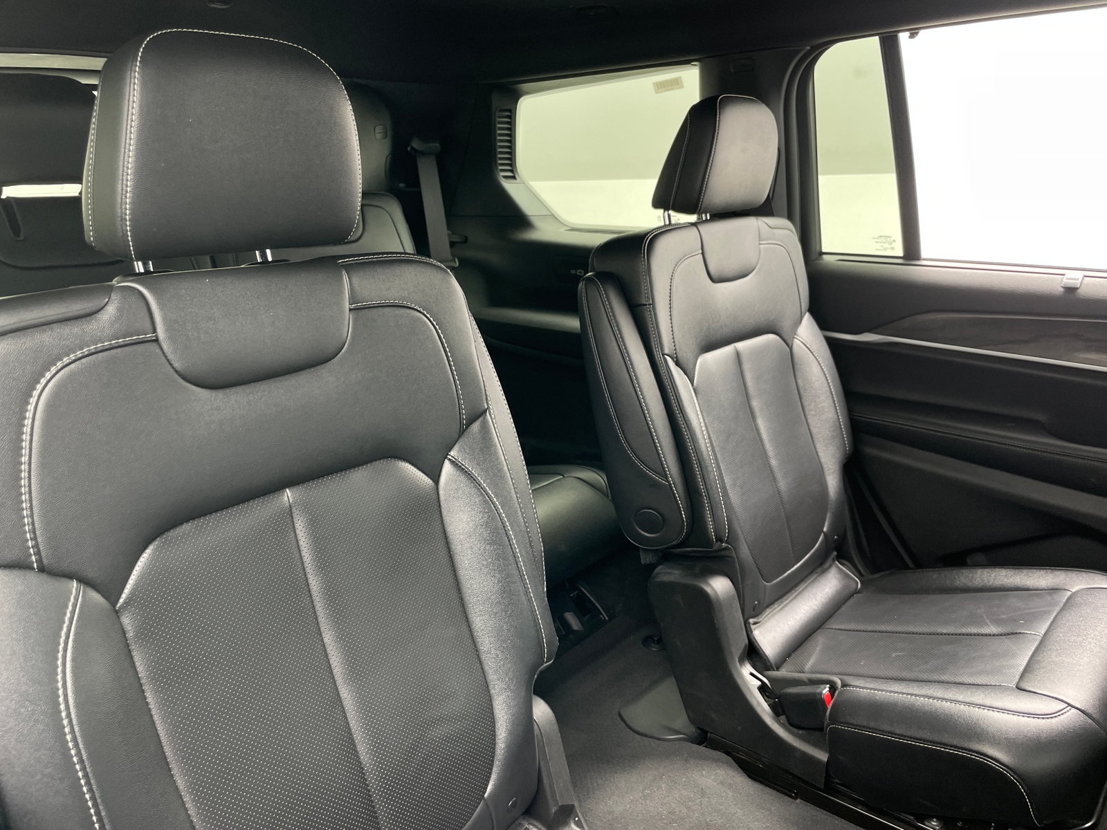 Thumbnail: 2024 Jeep Grand Cherokee L - 5