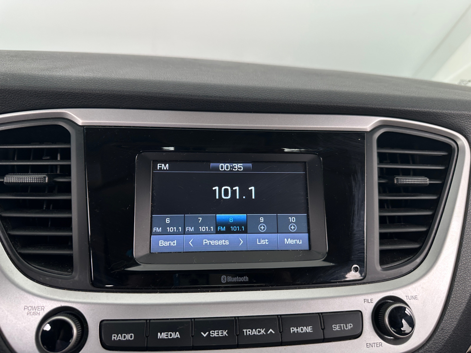 Thumbnail: 2022 Hyundai Accent - 4