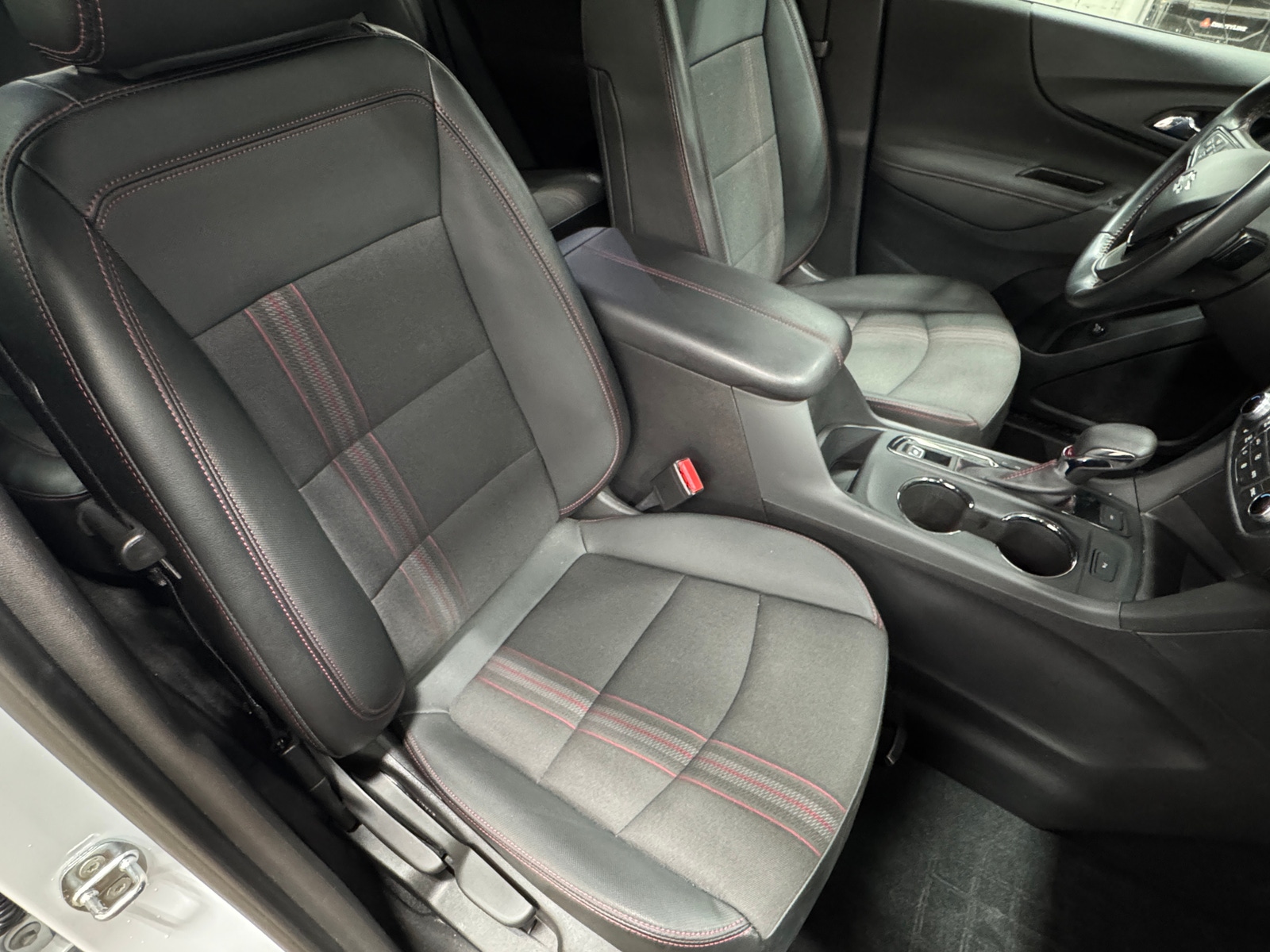 Thumbnail: 2022 Chevrolet Equinox - 2