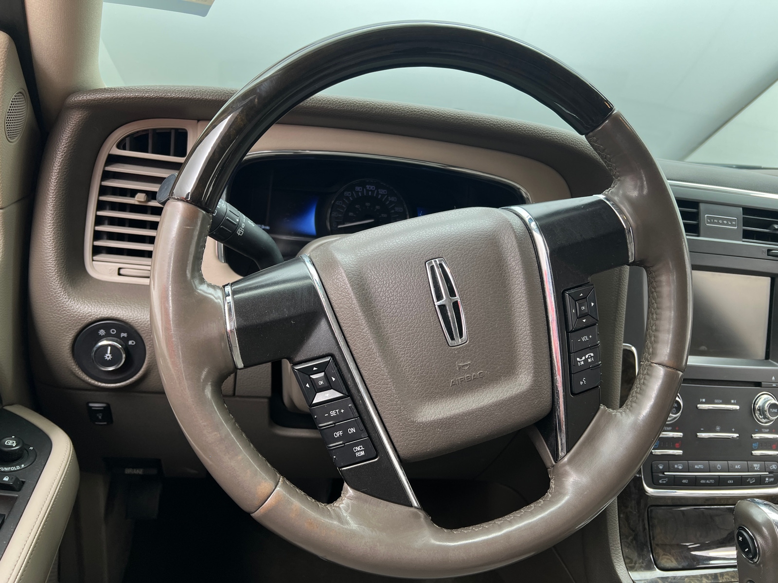 Thumbnail: 2015 Lincoln Navigator - 4