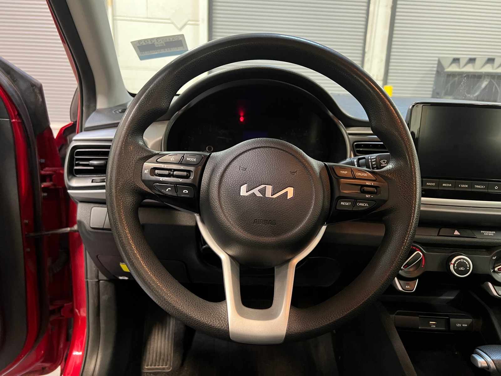 Thumbnail: 2022 Kia Rio - 5