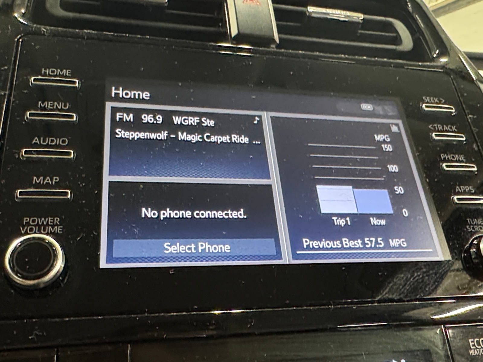 Thumbnail: 2020 Toyota Prius - 4