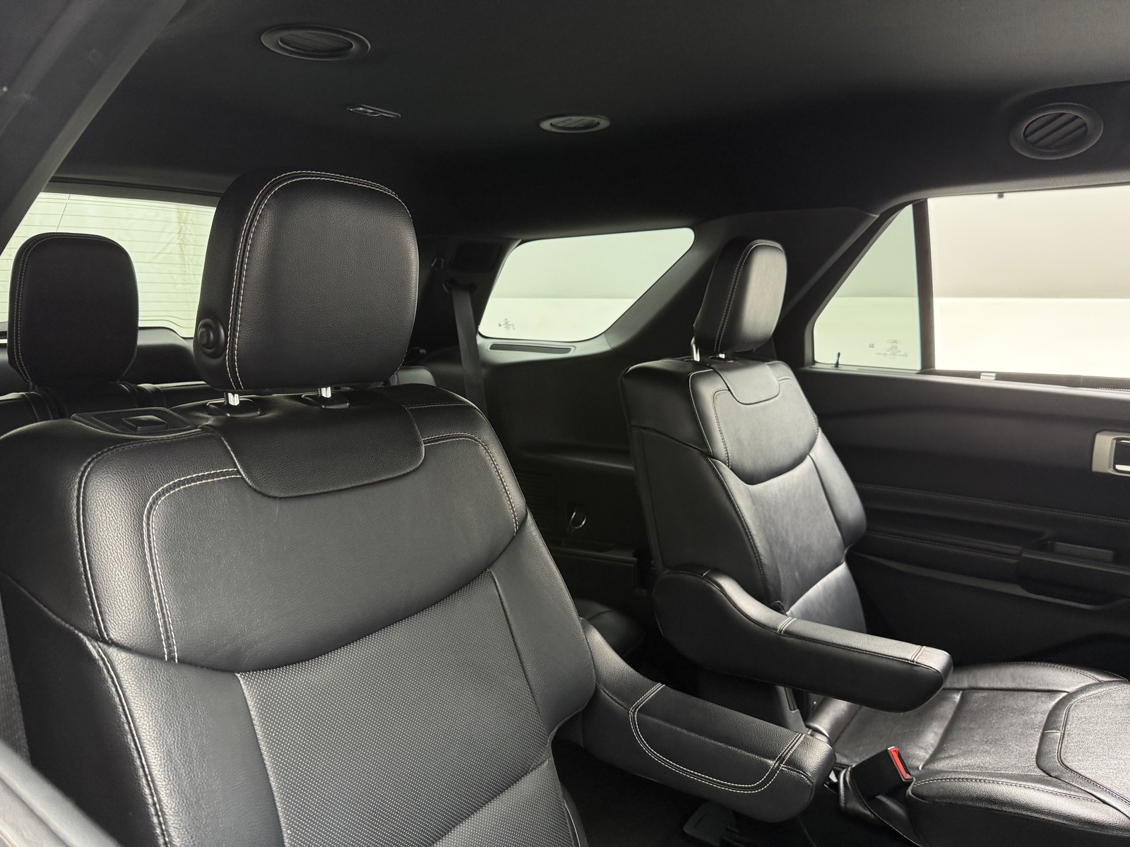 Thumbnail: 2020 Ford Explorer - 5